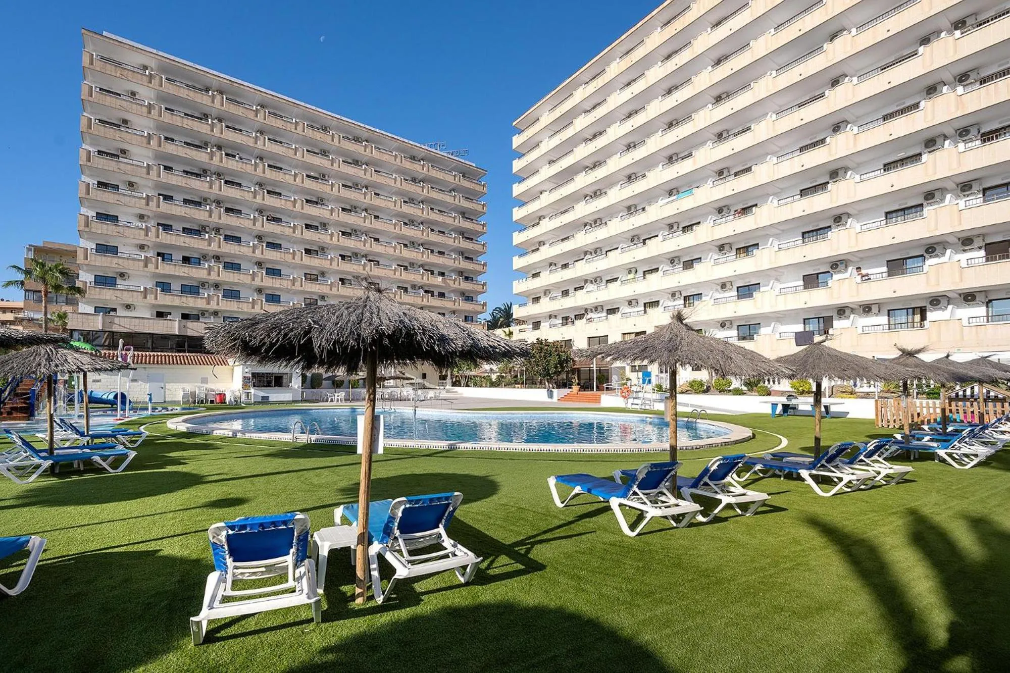 Swimming pool in Hotel Playas de Torrevieja