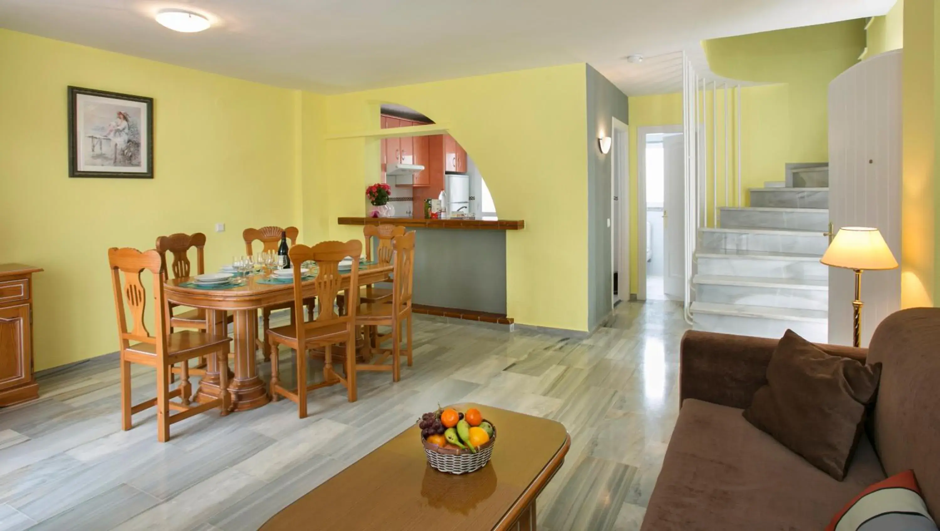 Dining area in Ona Campanario Dining area in Ona Campanario