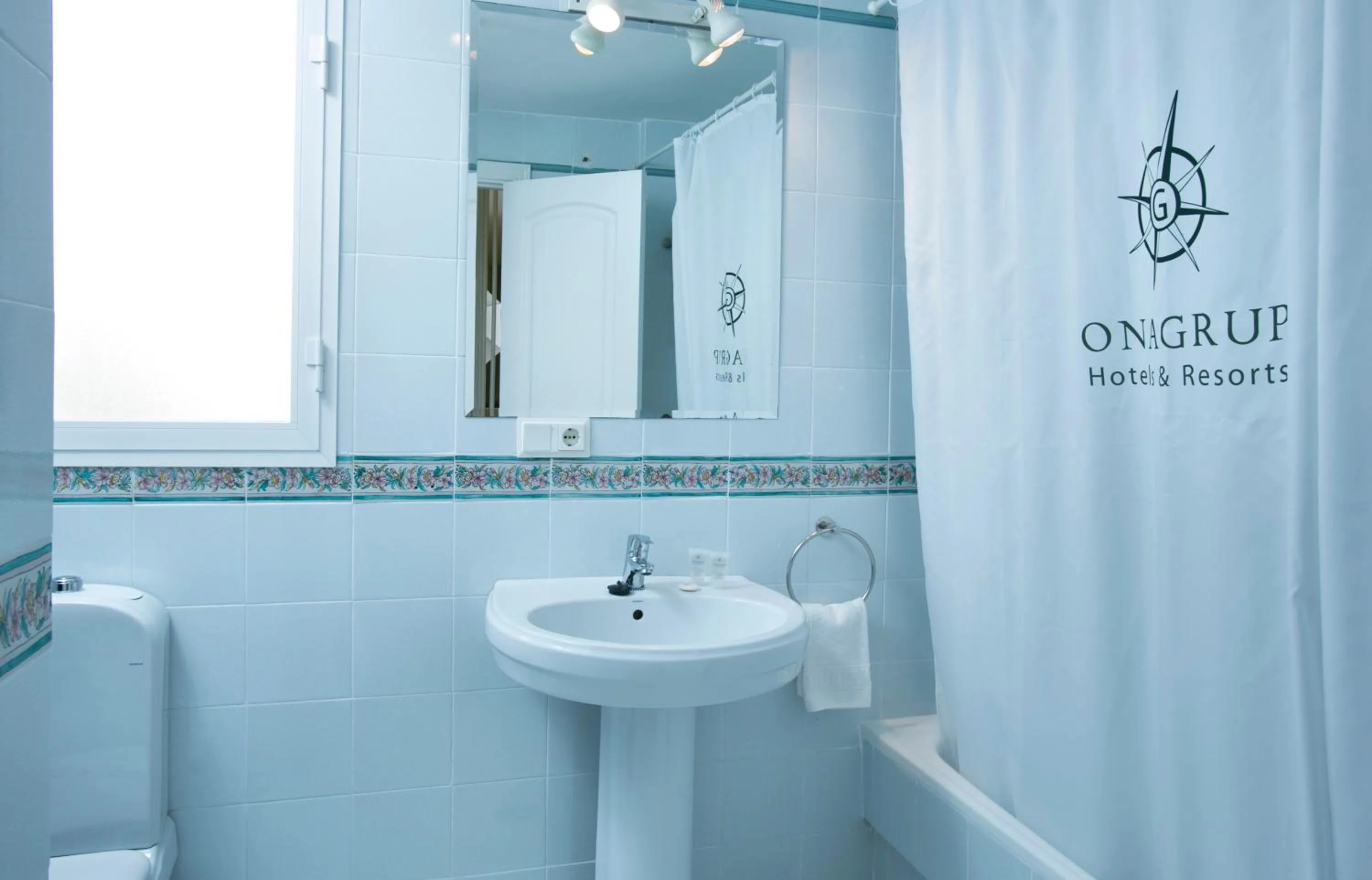 Bathroom in Ona Campanario