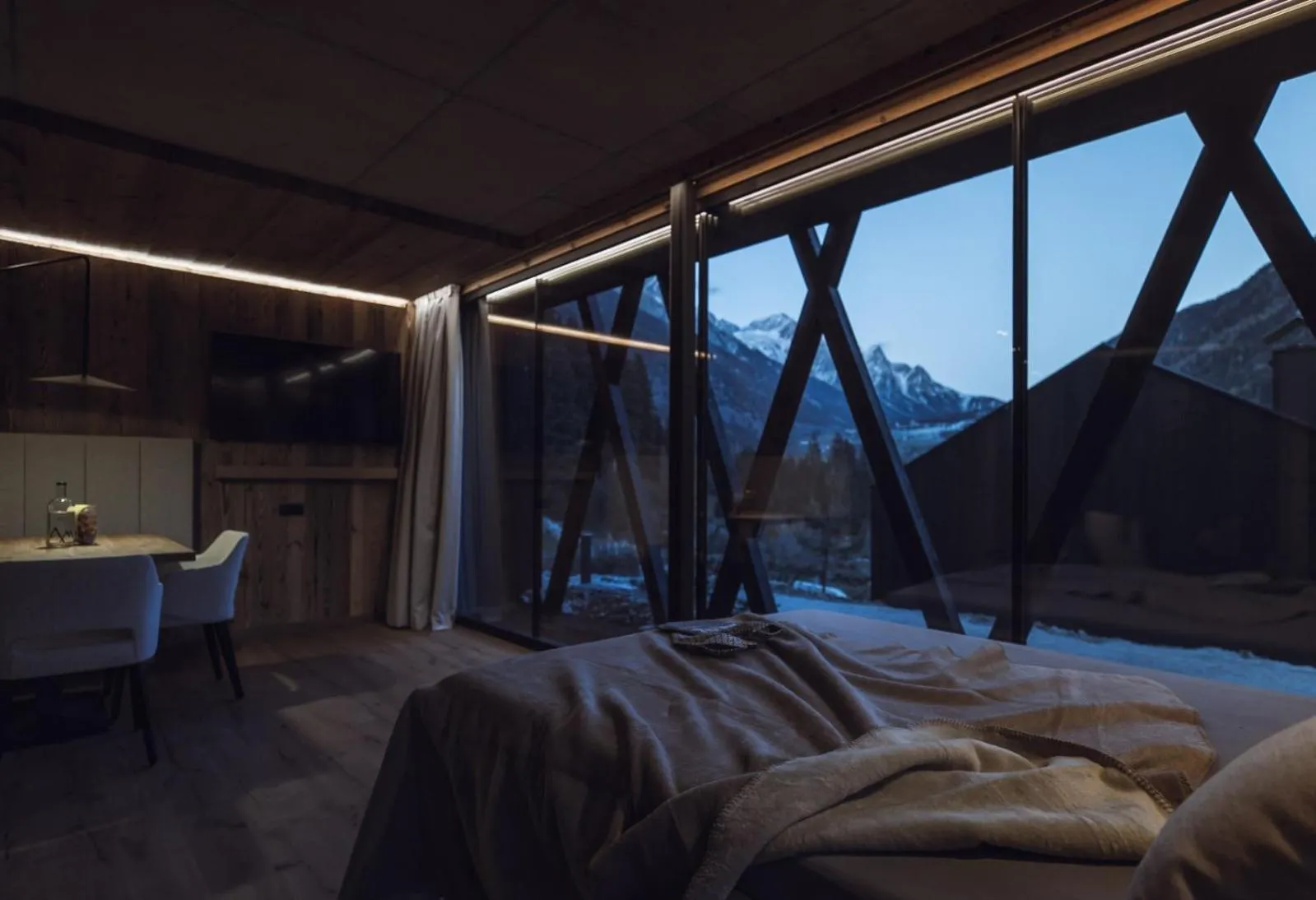 Living room, Bed in Amus Chalets Dolomites - Luxury Chalets South Tyrol