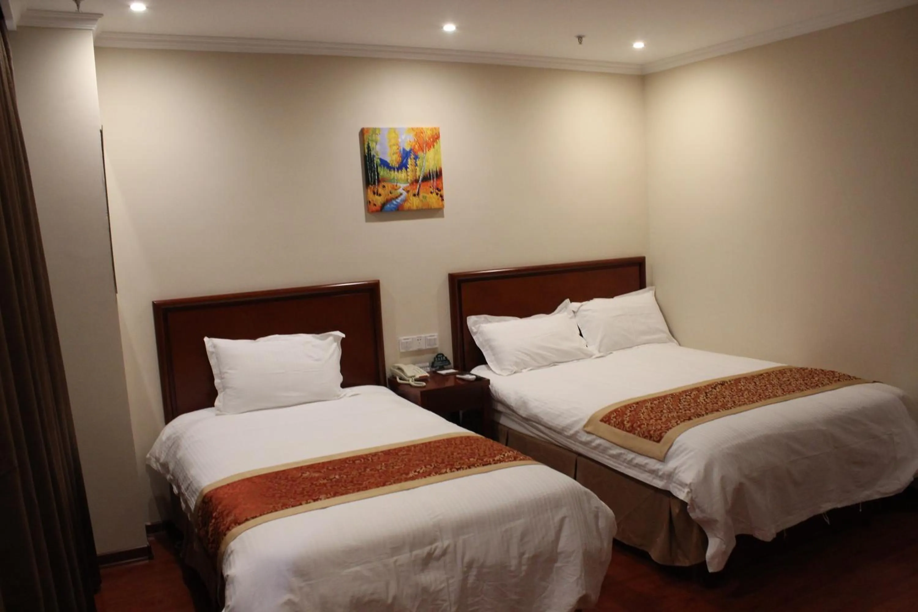 Photo of the whole room, Bed in GreenTree Inn Zhangjiakou Yu County Bus Station Business Hotel