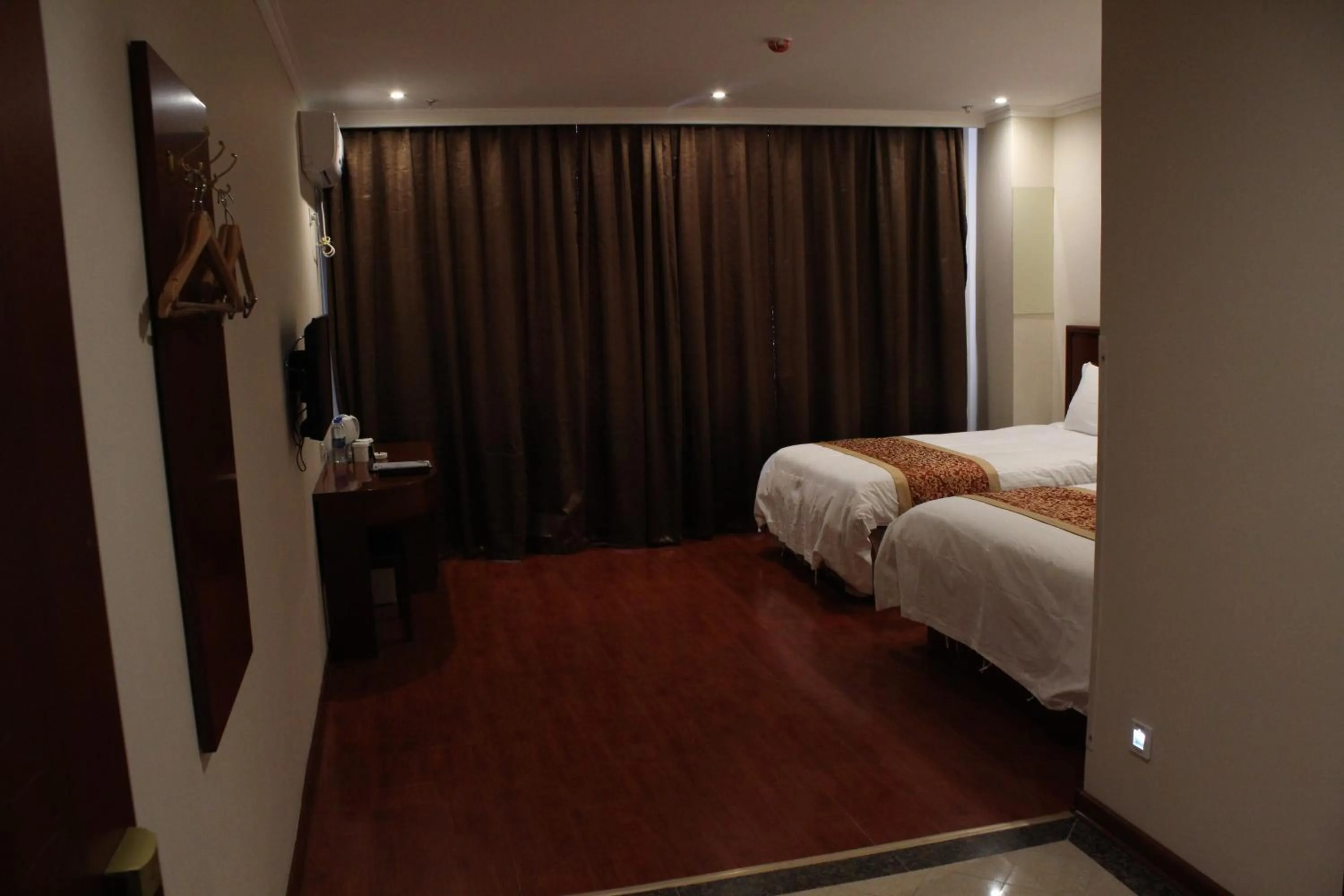 Photo of the whole room, Bed in GreenTree Inn Zhangjiakou Yu County Bus Station Business Hotel