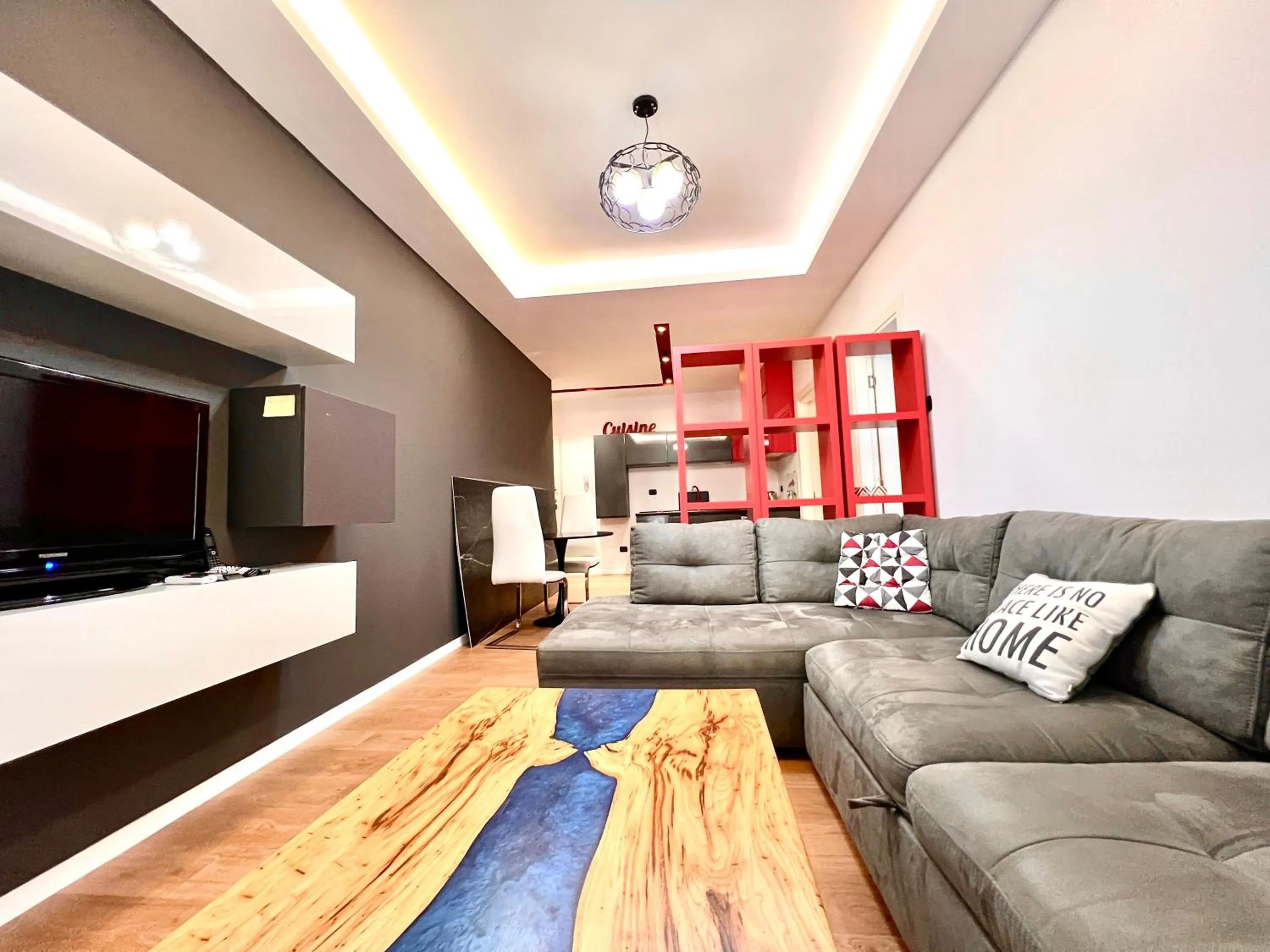 Superior Apartment with Balcony - single occupancy in Downtown Grand Comfort