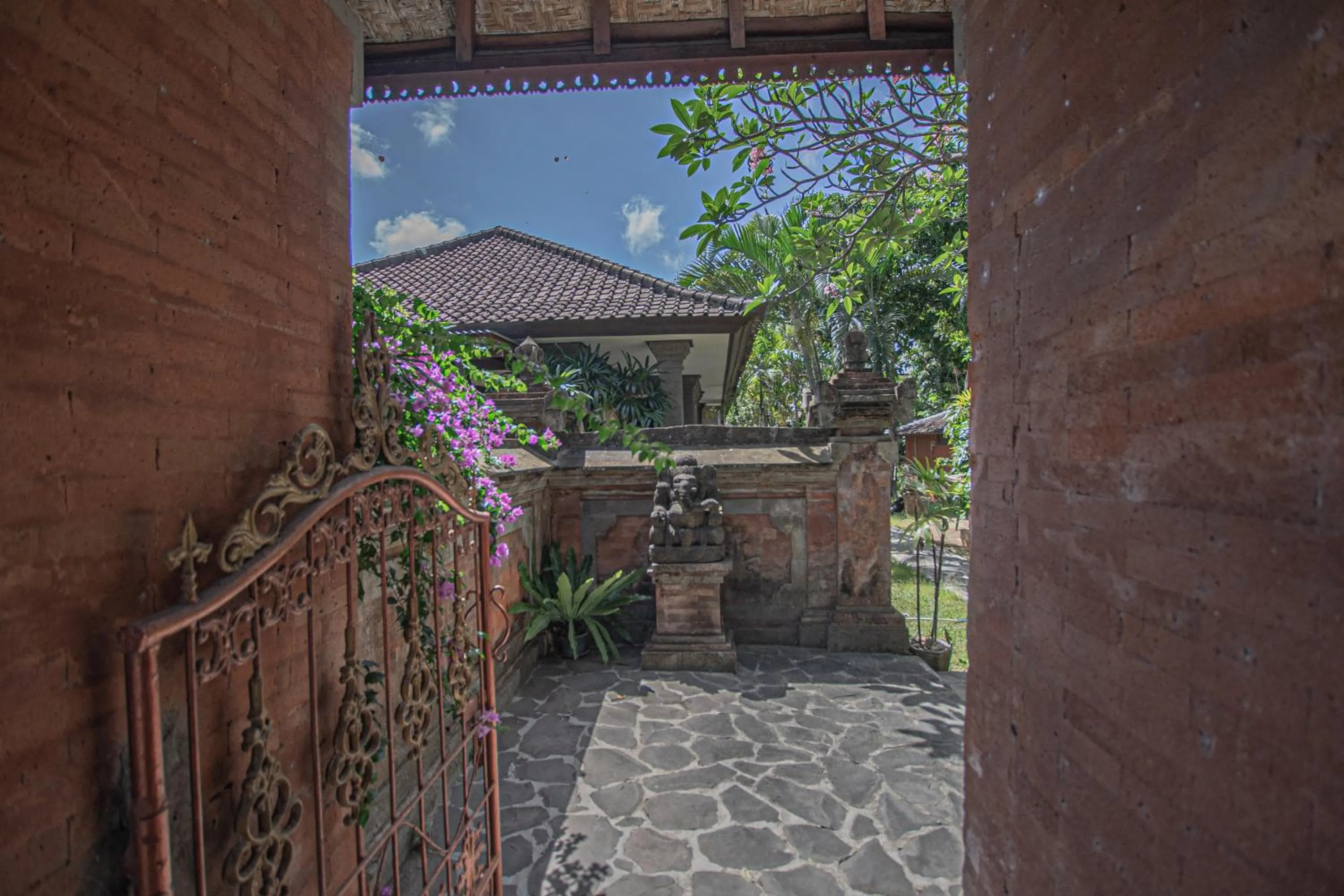 Property building in Panorama Cottages I