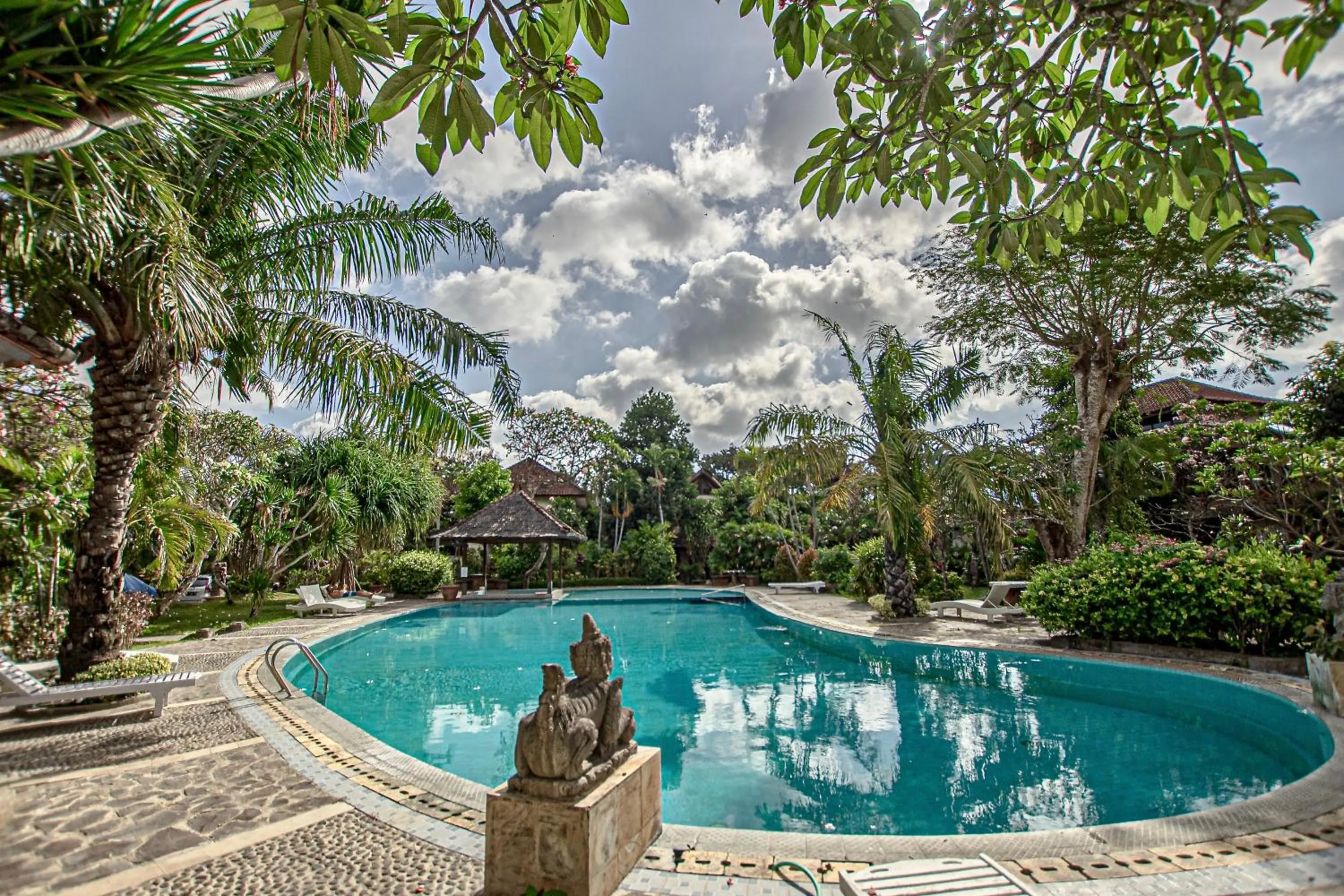 Swimming pool in Panorama Cottages I