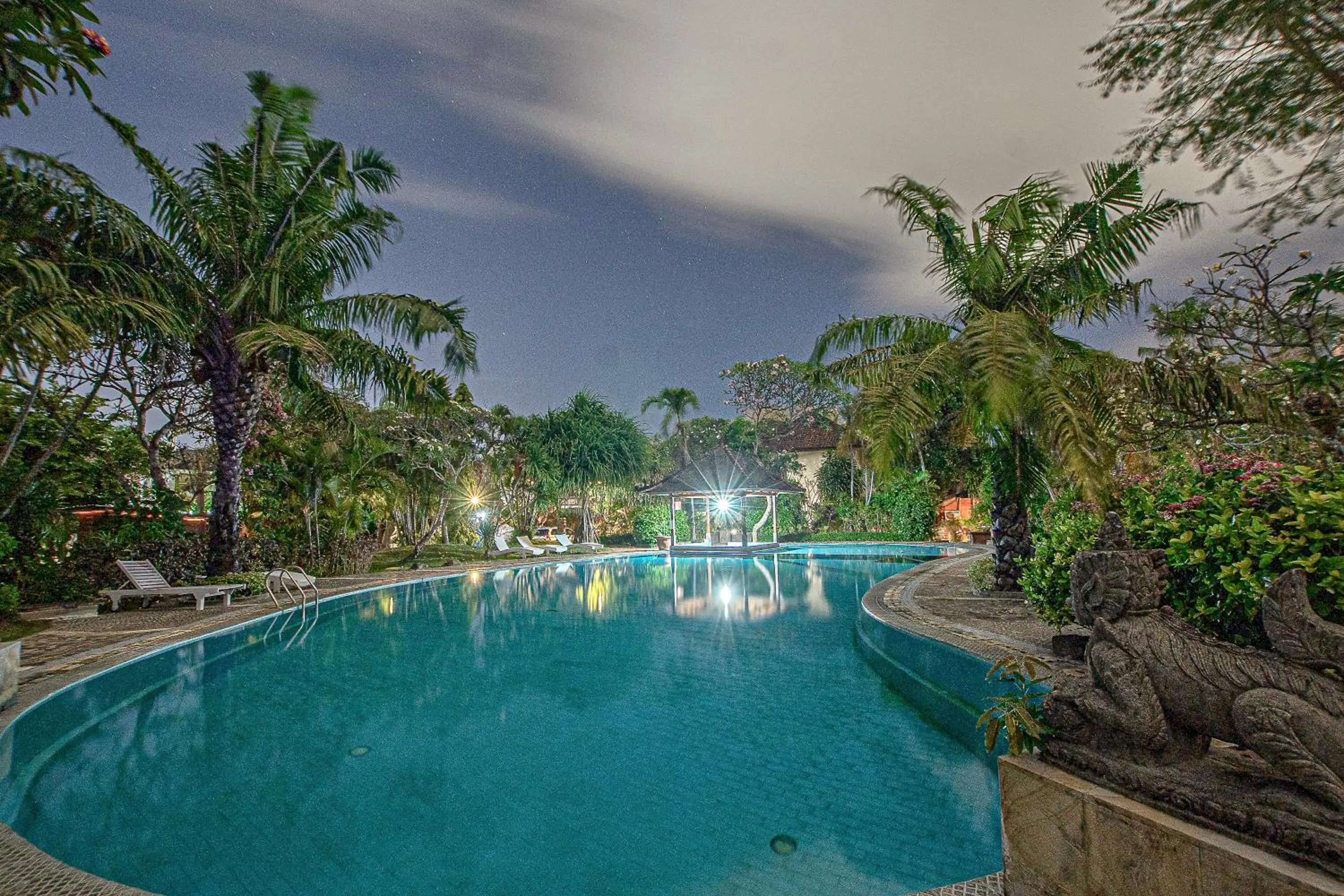 Swimming pool in Panorama Cottages I