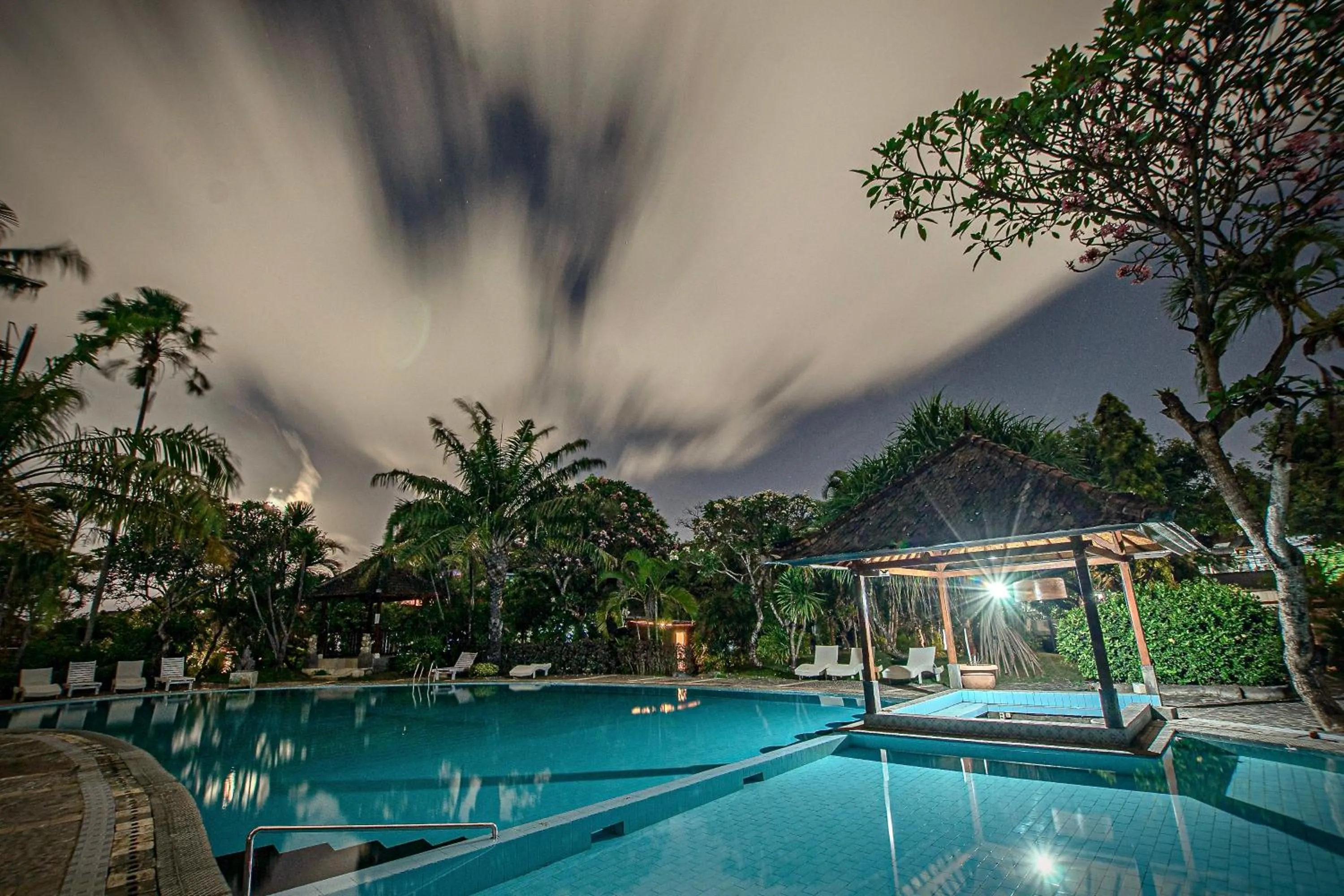 Swimming pool in Panorama Cottages I
