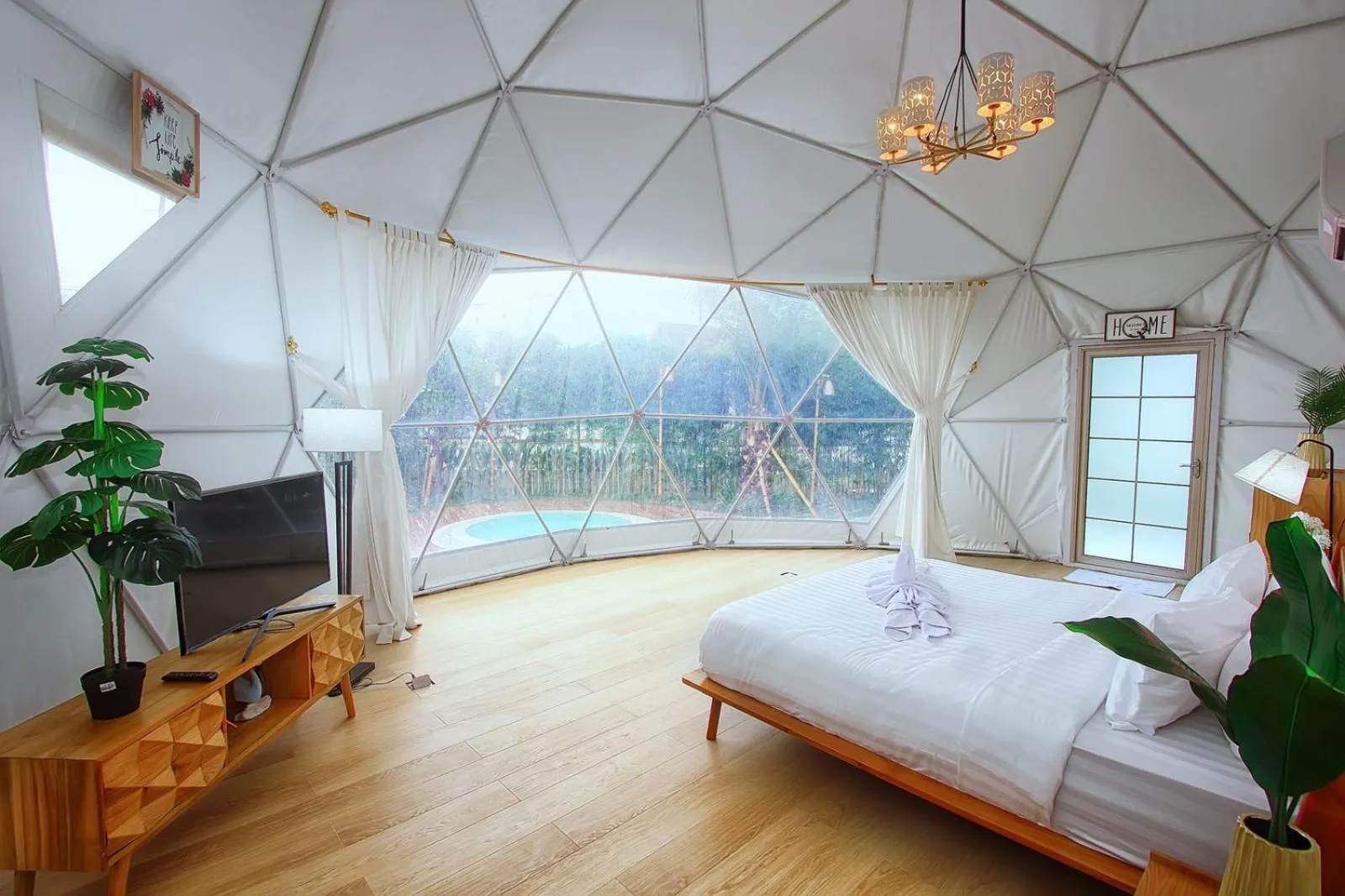 TV and multimedia, Bed in Coconut Galaxy Villas by Bali Cabin