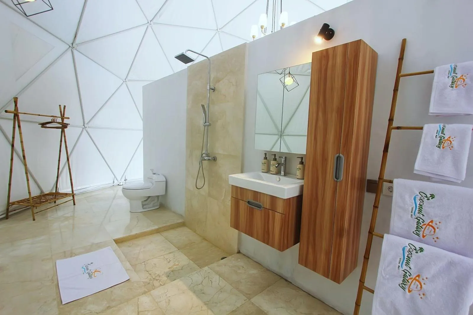 Toilet in Coconut Galaxy Villas by Bali Cabin