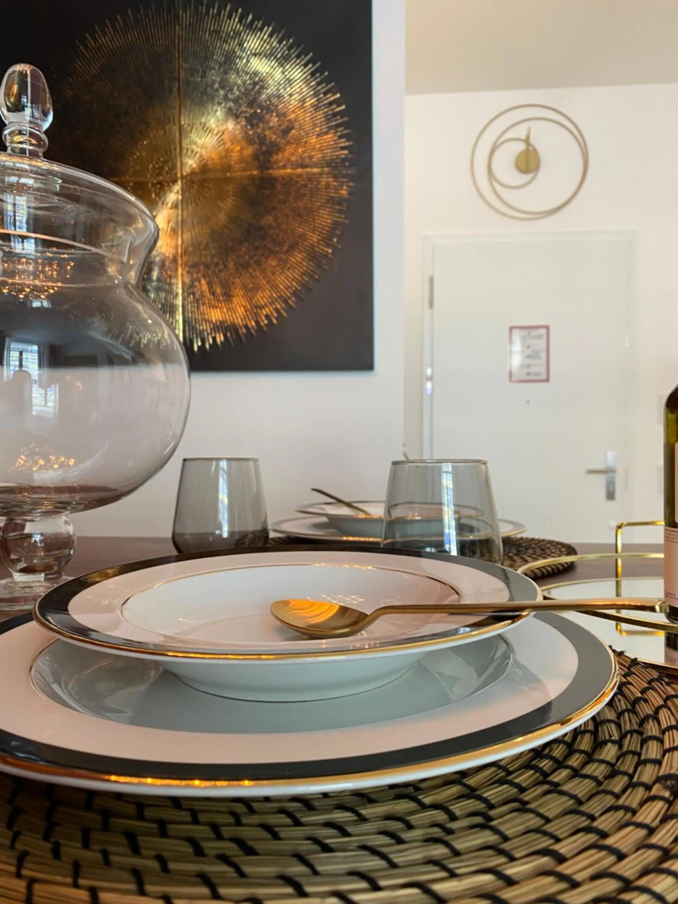 Dining area in Pure Berlin Apartments - Luxury at Pure Living in City Center