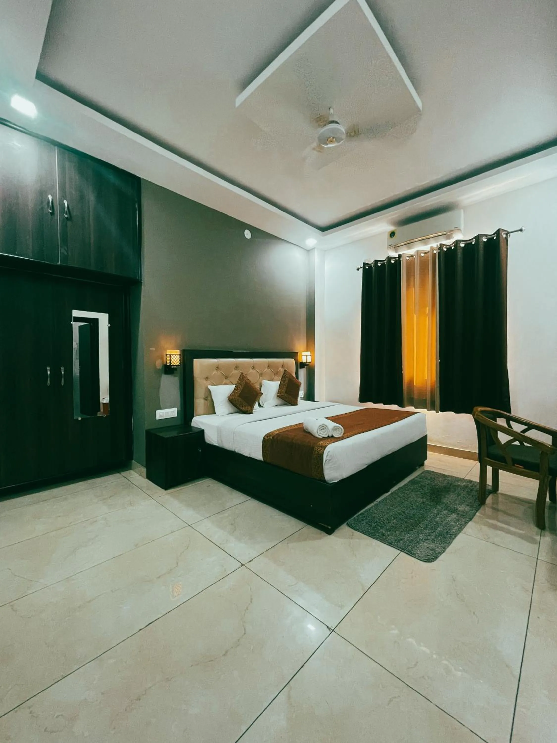 Bed in Blue River Hostel, Rishikesh