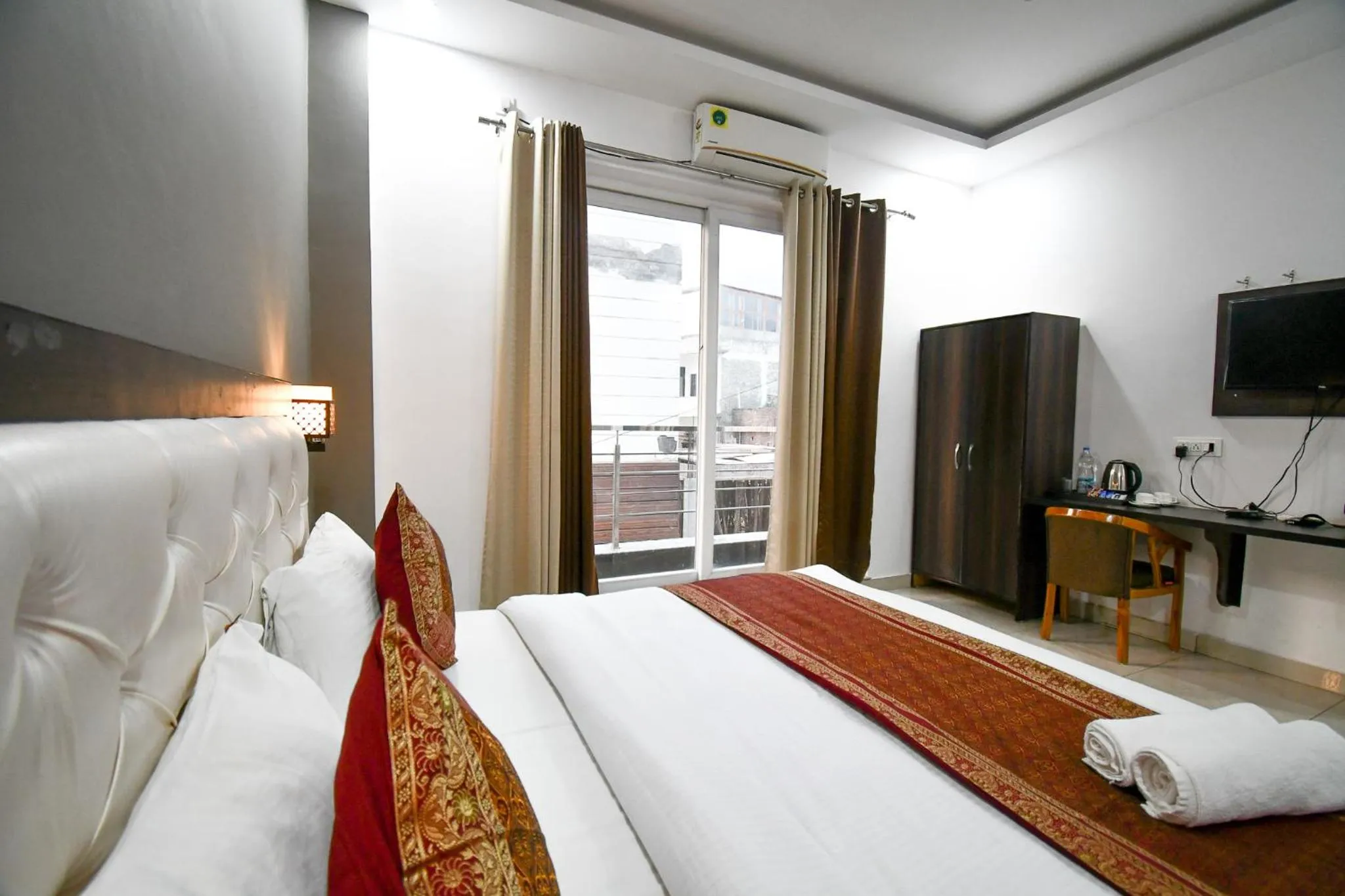 Bed in Blue River Hostel, Rishikesh