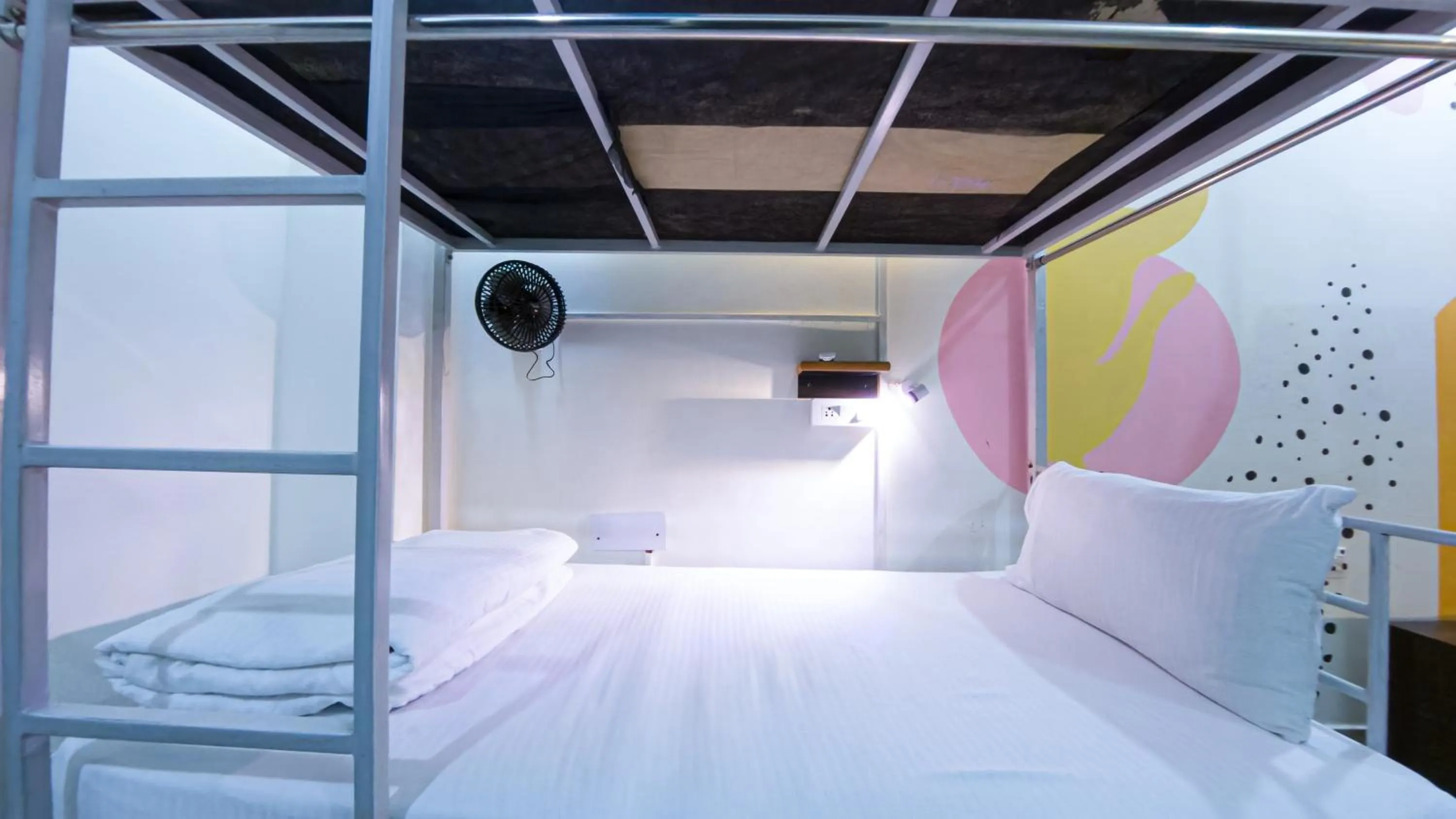 Bed in Blue River Hostel, Rishikesh