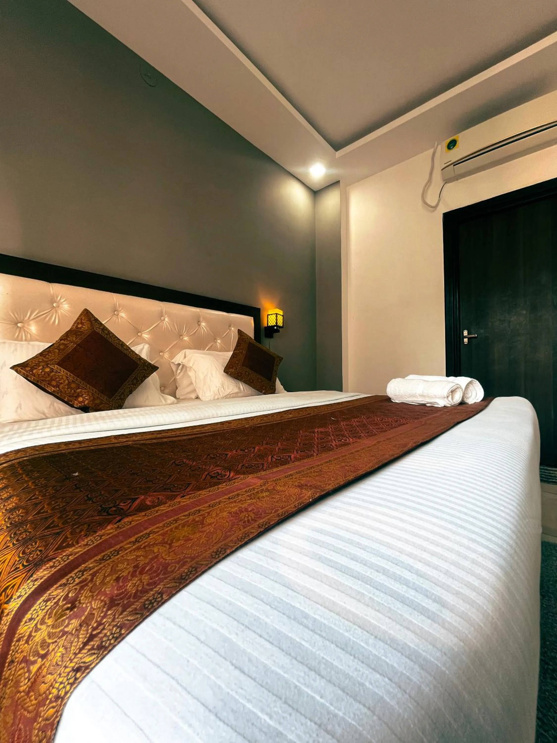 Bed in Blue River Hostel, Rishikesh