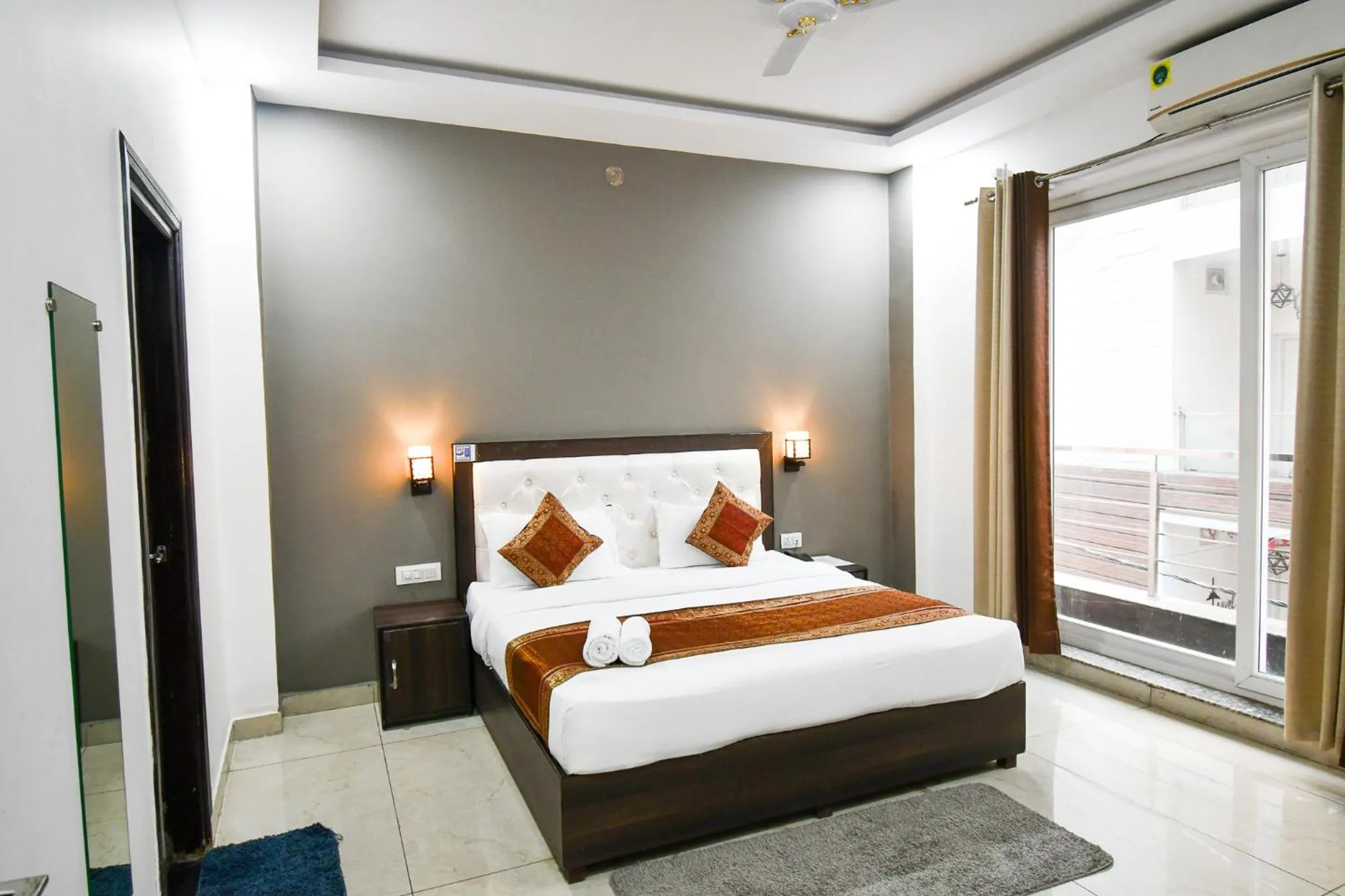 Photo of the whole room, Bed in Blue River Hostel, Rishikesh