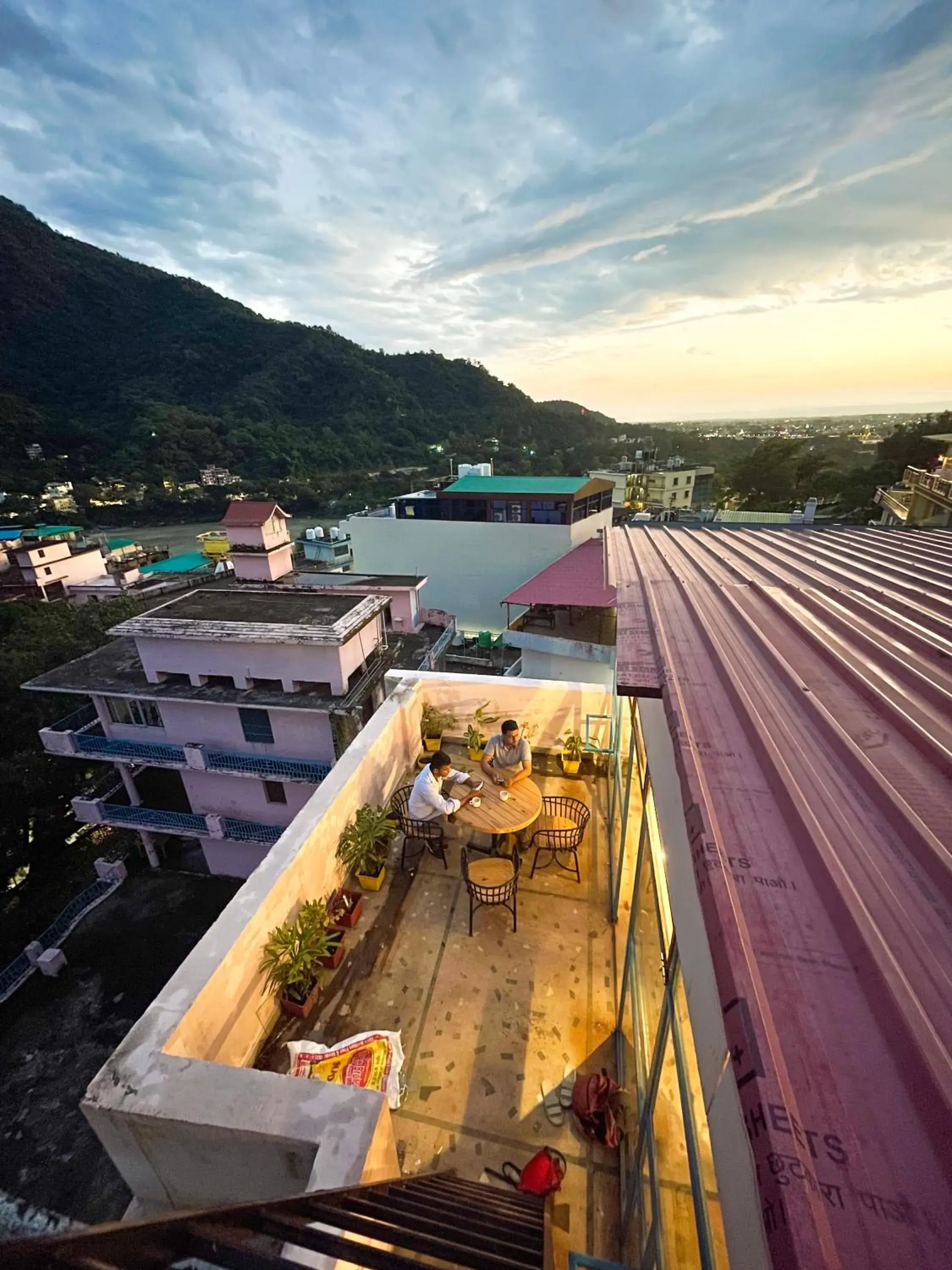 Restaurant/places to eat in Blue River Hostel, Rishikesh Restaurant/places to eat in Blue River Hostel, Rishikesh