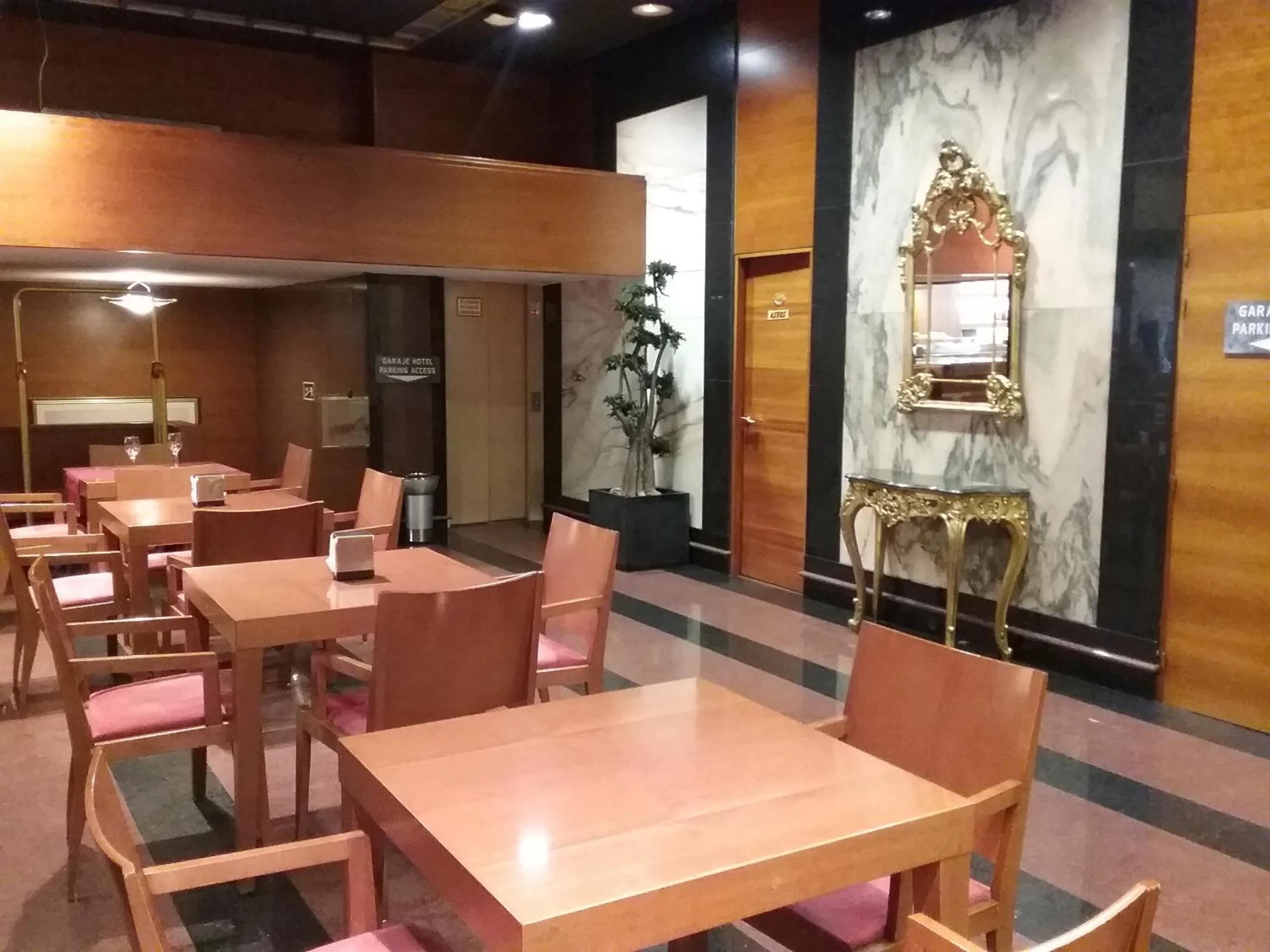 Lounge or bar in Felipe IV