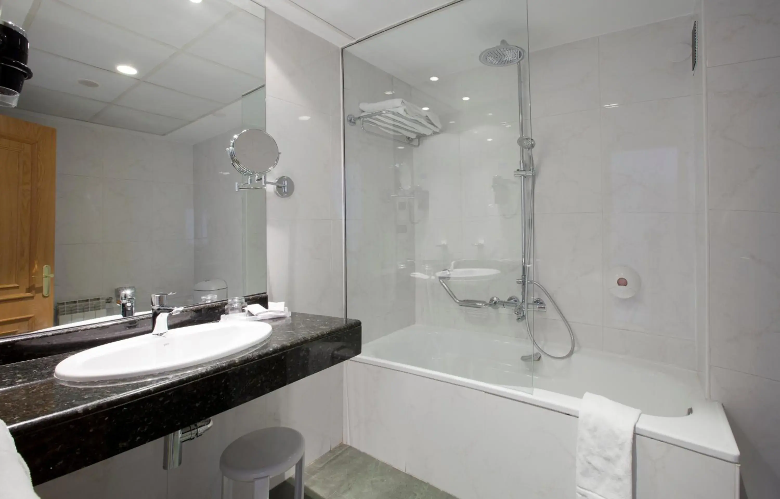 Double or Twin Room in Barcelo Valladolid Double or Twin Room in Barcelo Valladolid