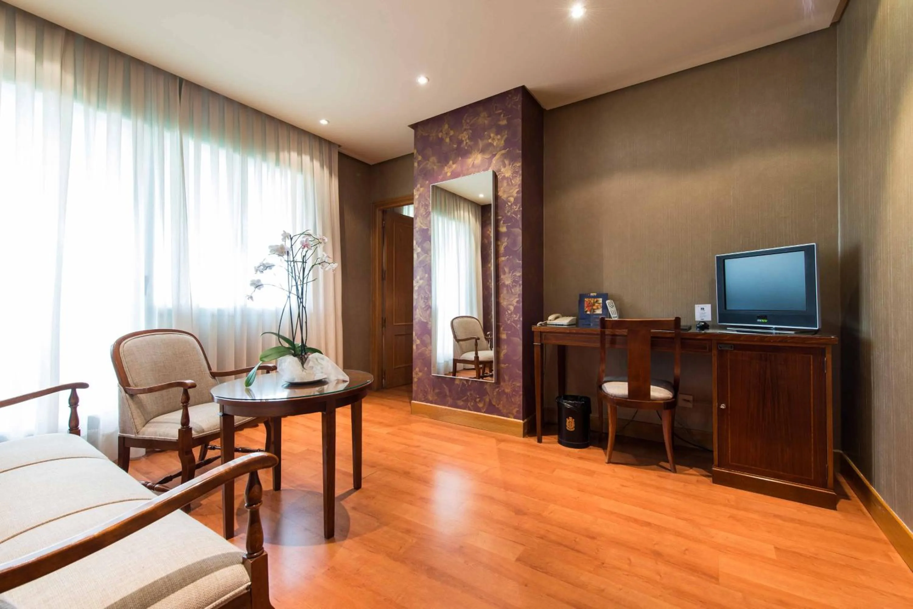 Photo of the whole room in Felipe IV