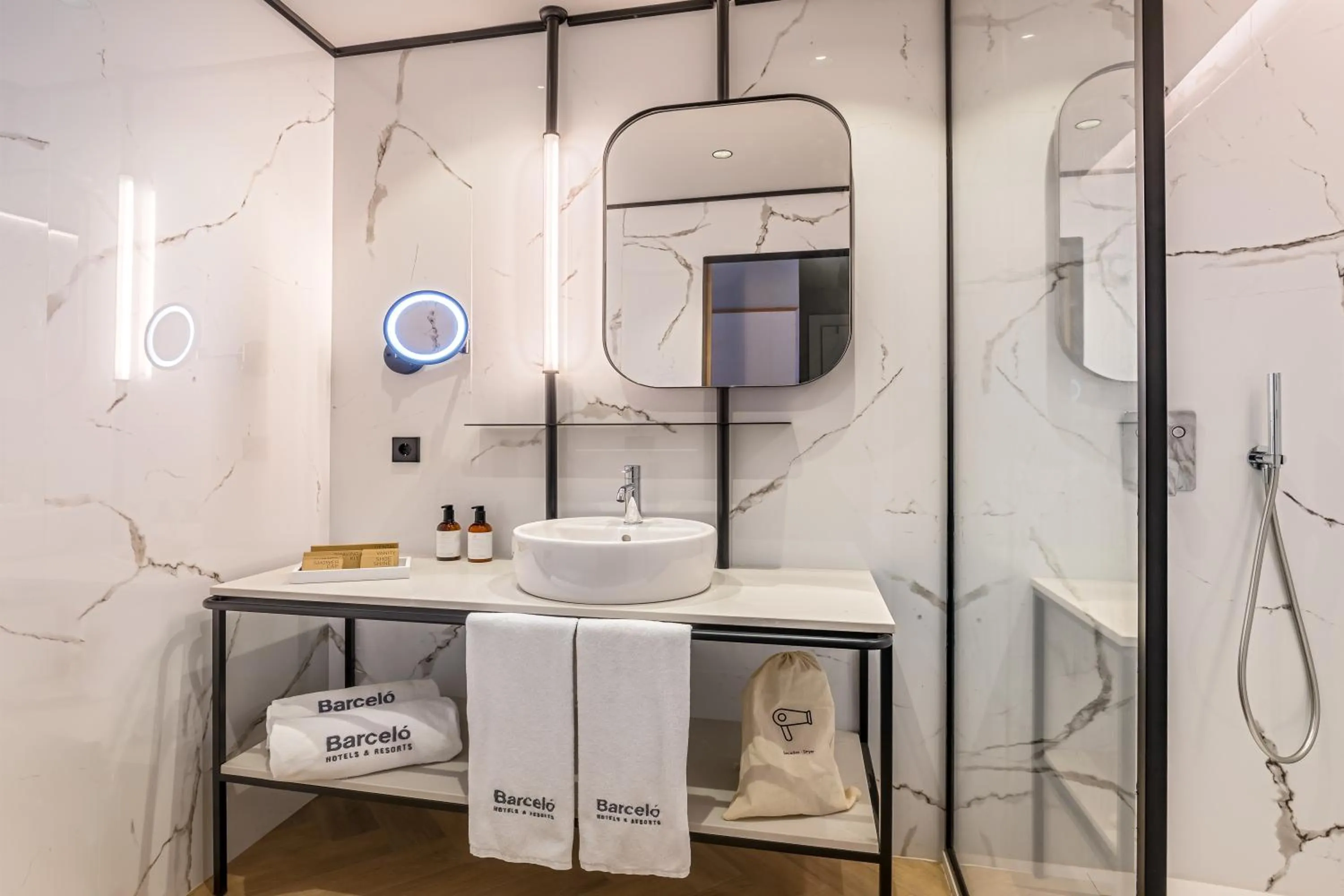 Shower in Barcelo Valladolid