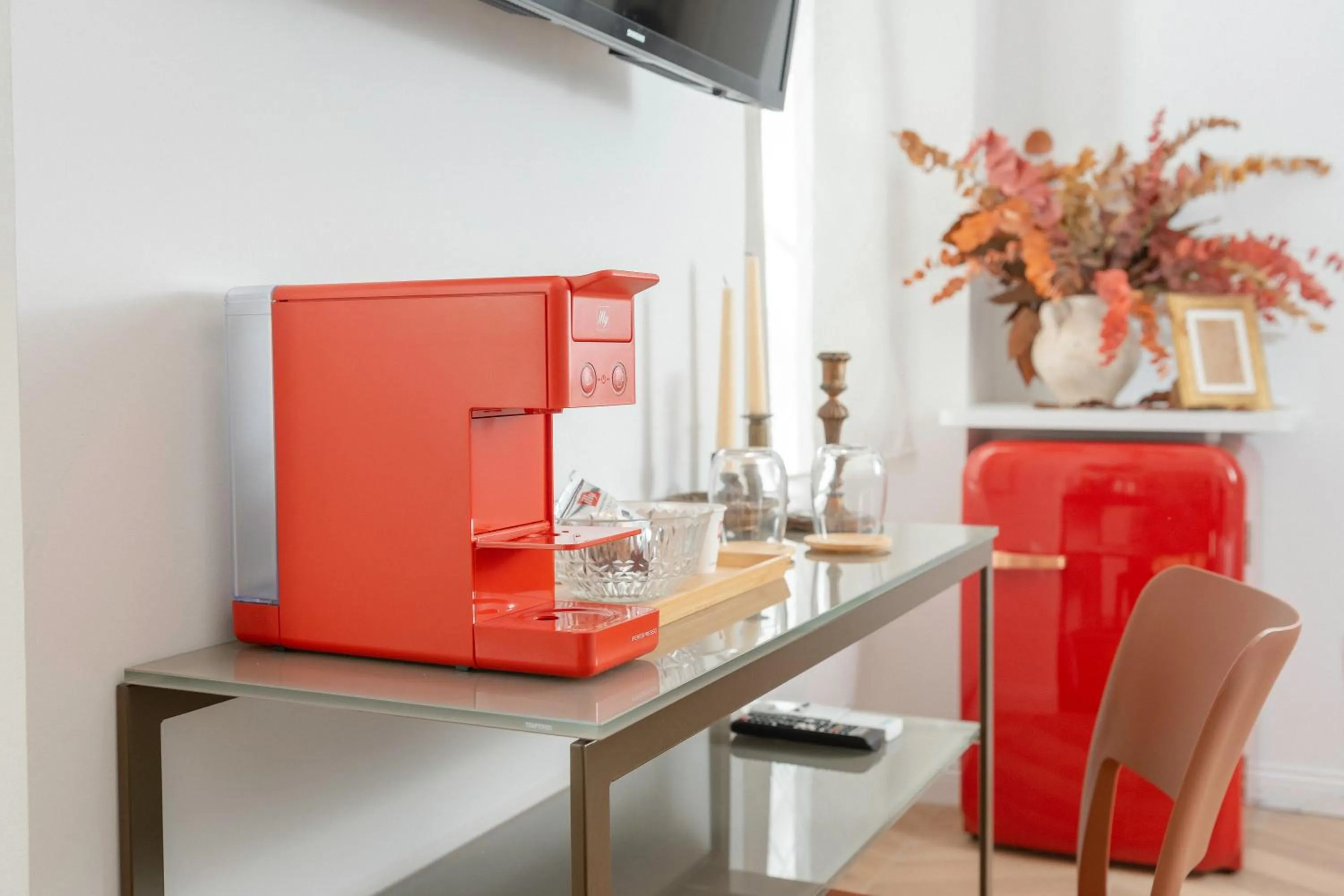 TV and multimedia in Victoria Boutique Suites