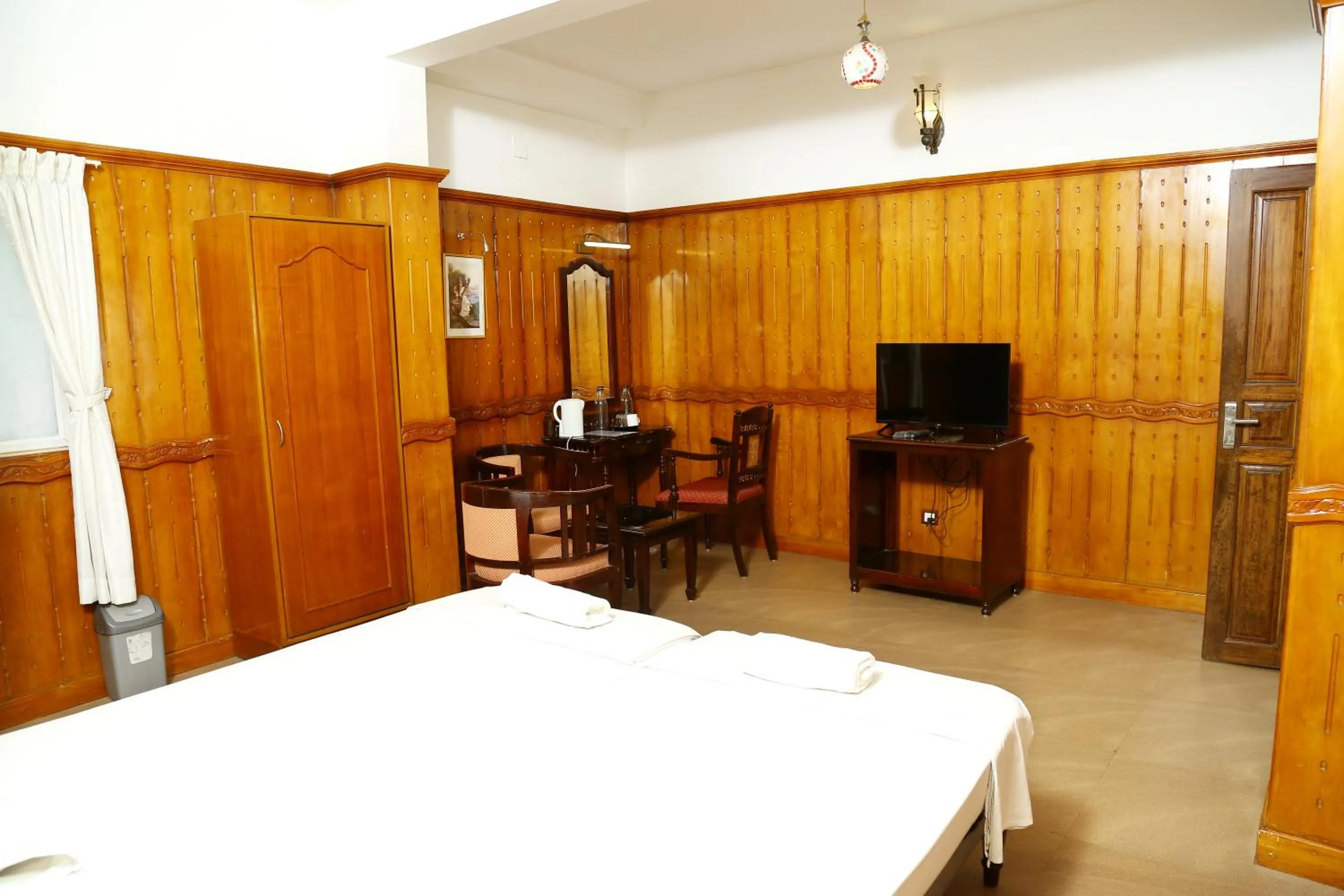 locker, Bed in Walton's Homestay, Fort Cochin