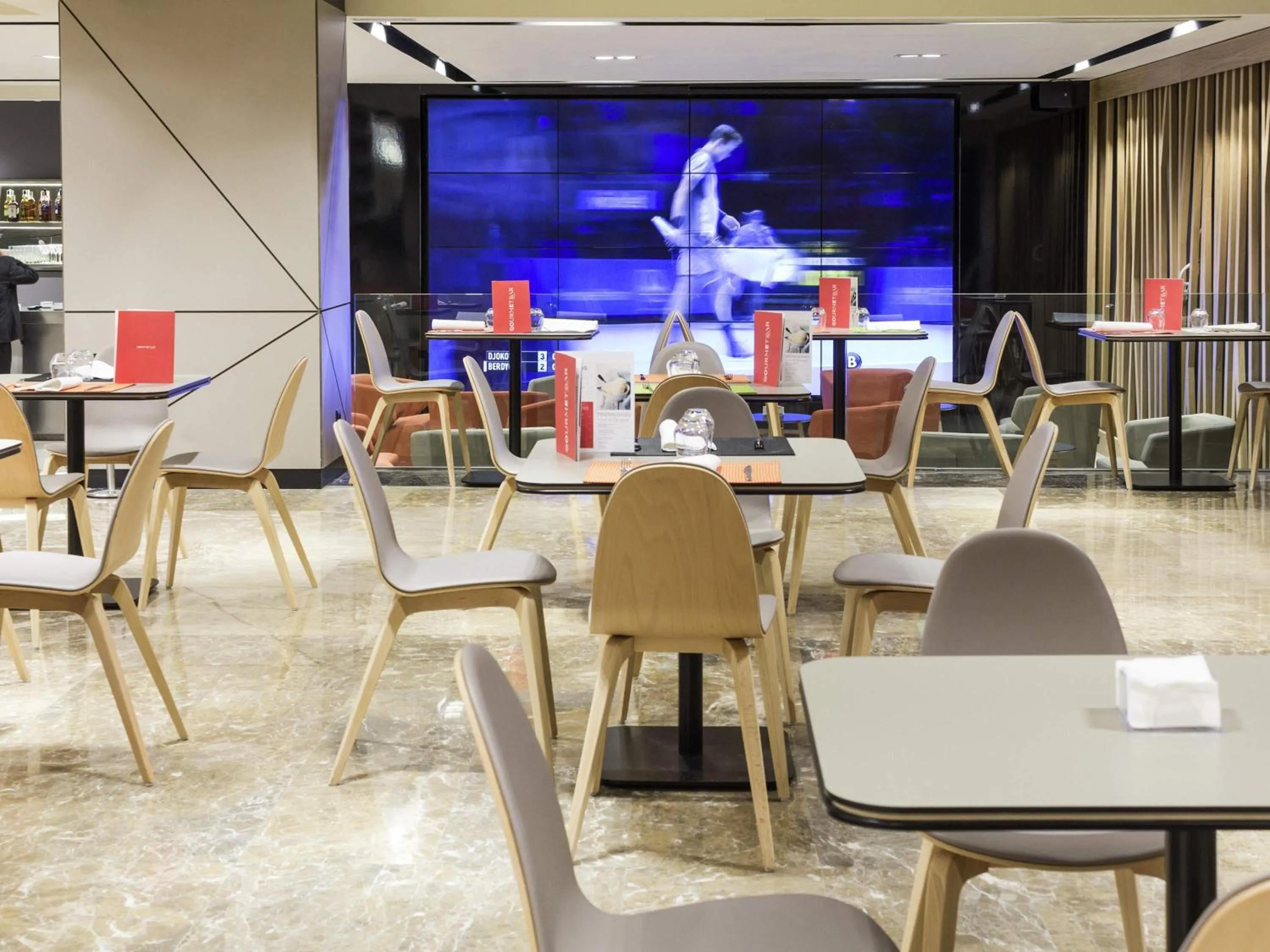 Lounge or bar in Novotel Madrid Center
