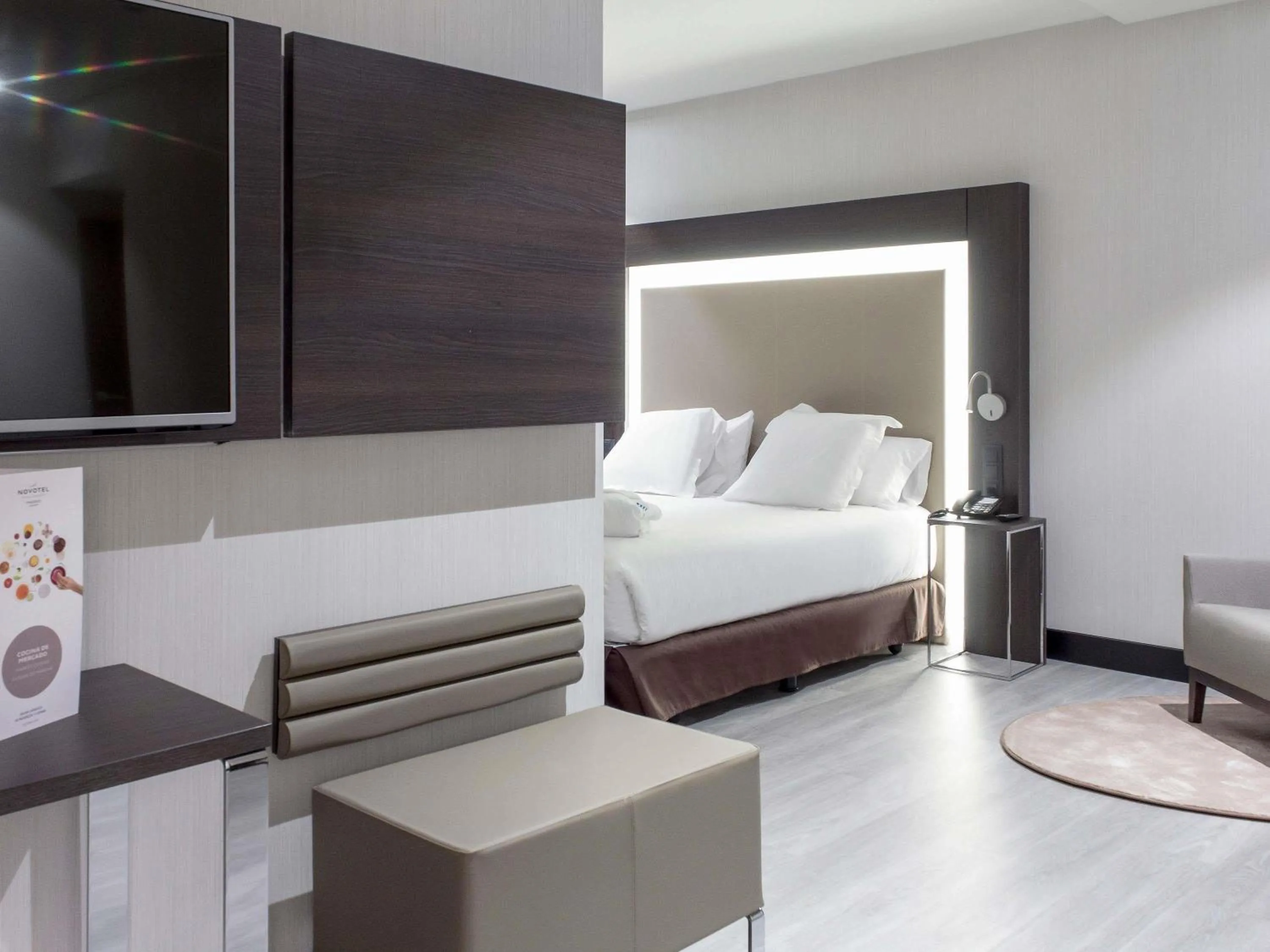 Bedroom, Bed in Novotel Madrid Center