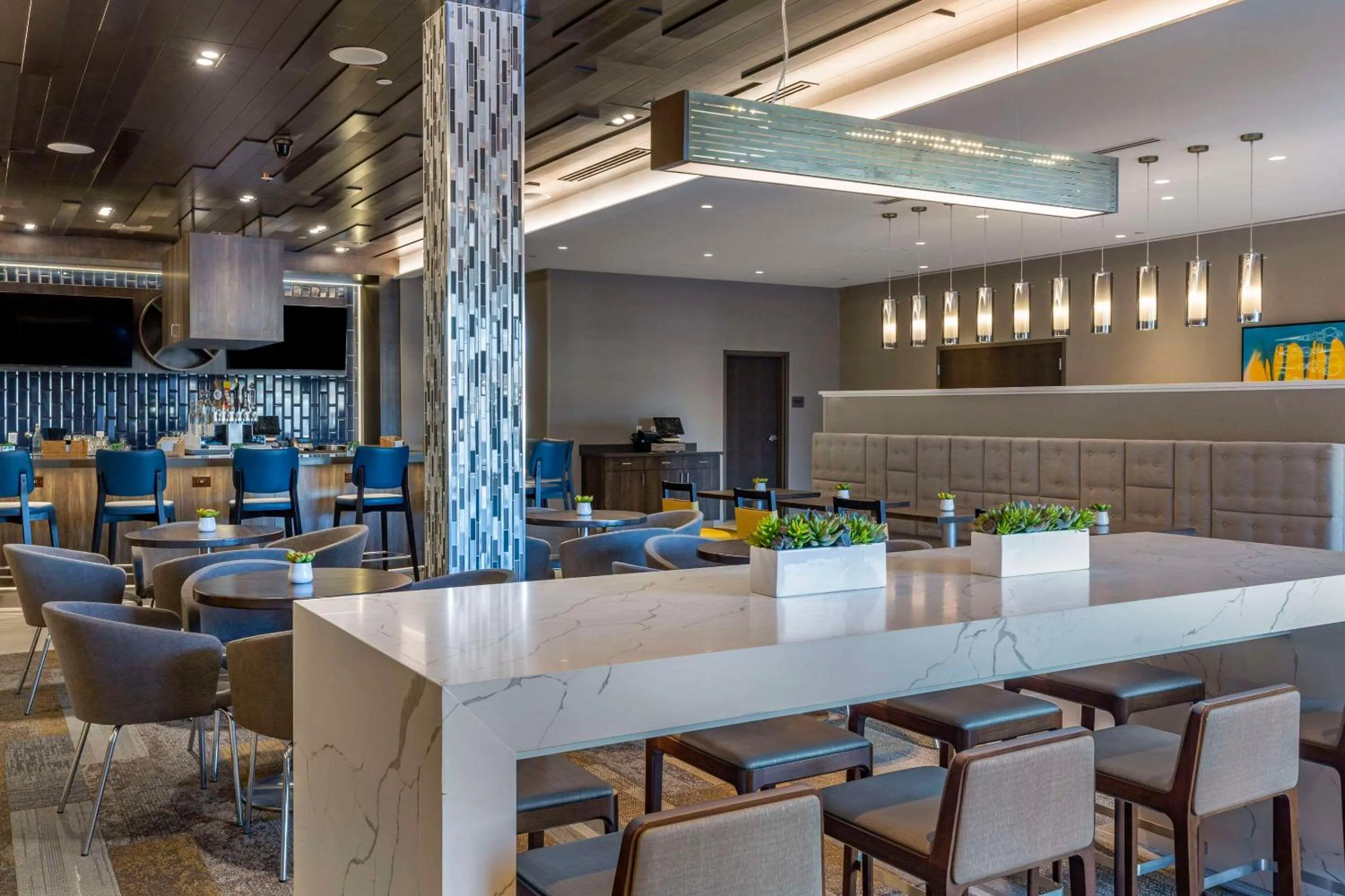 Breakfast in Cambria Hotel Manchester South Windsor