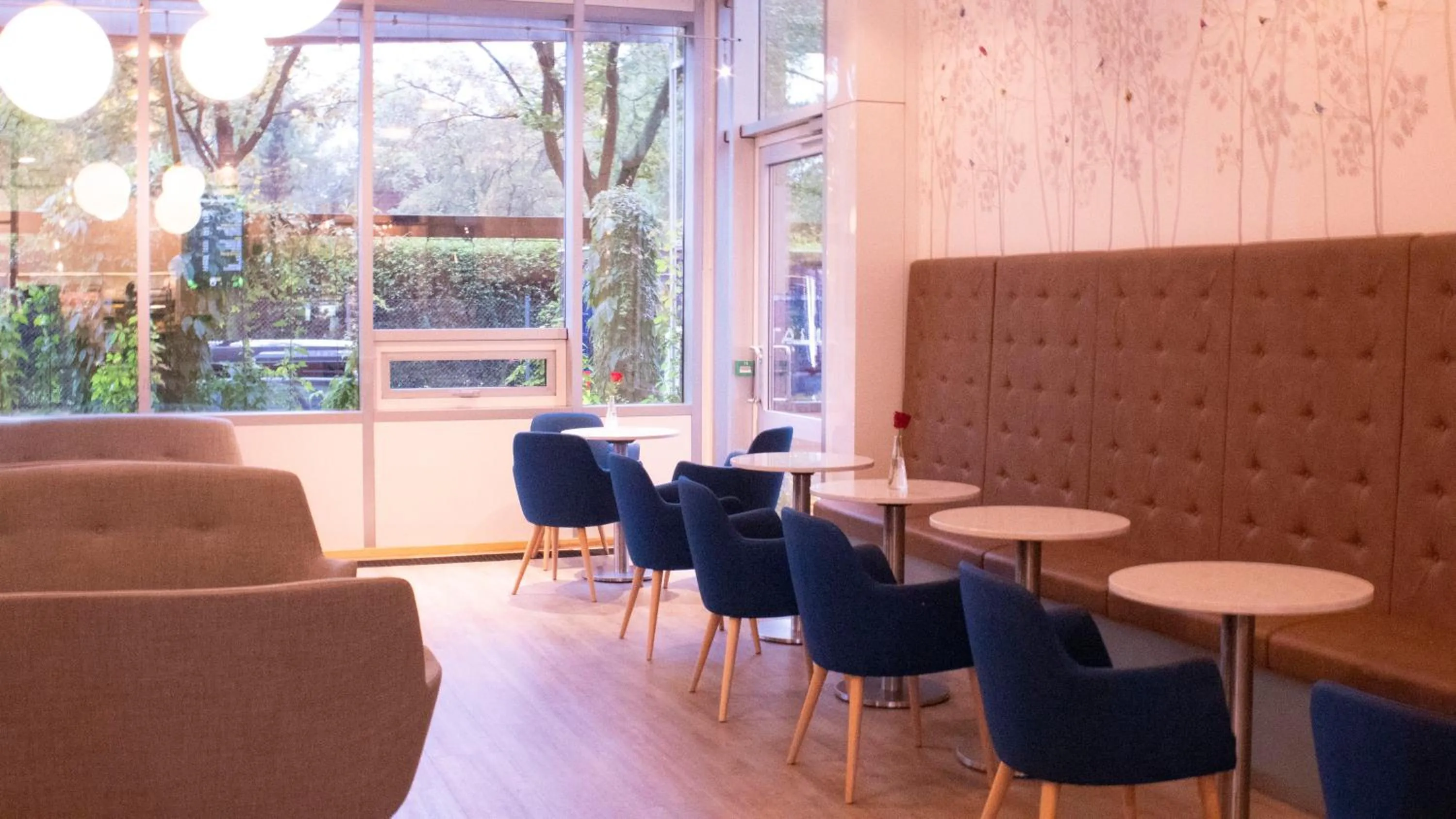 Restaurant/places to eat in Ullevål Hotel