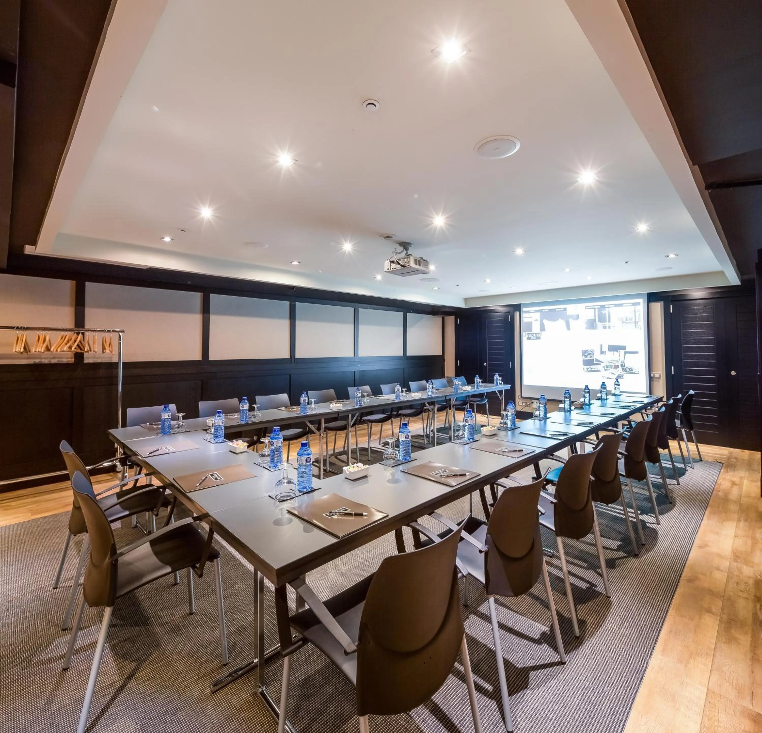 Business facilities in Europark