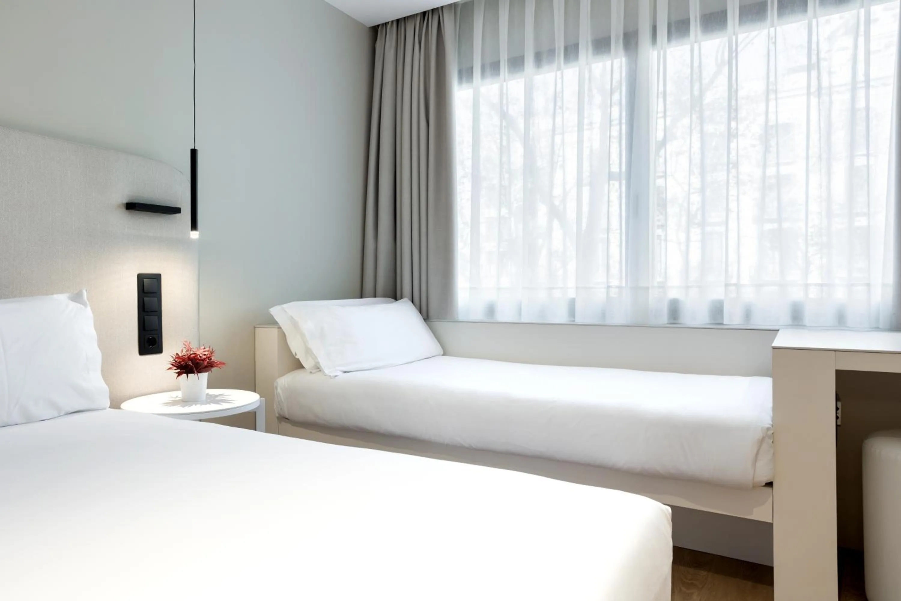 Photo of the whole room, Bed in Royal Ramblas