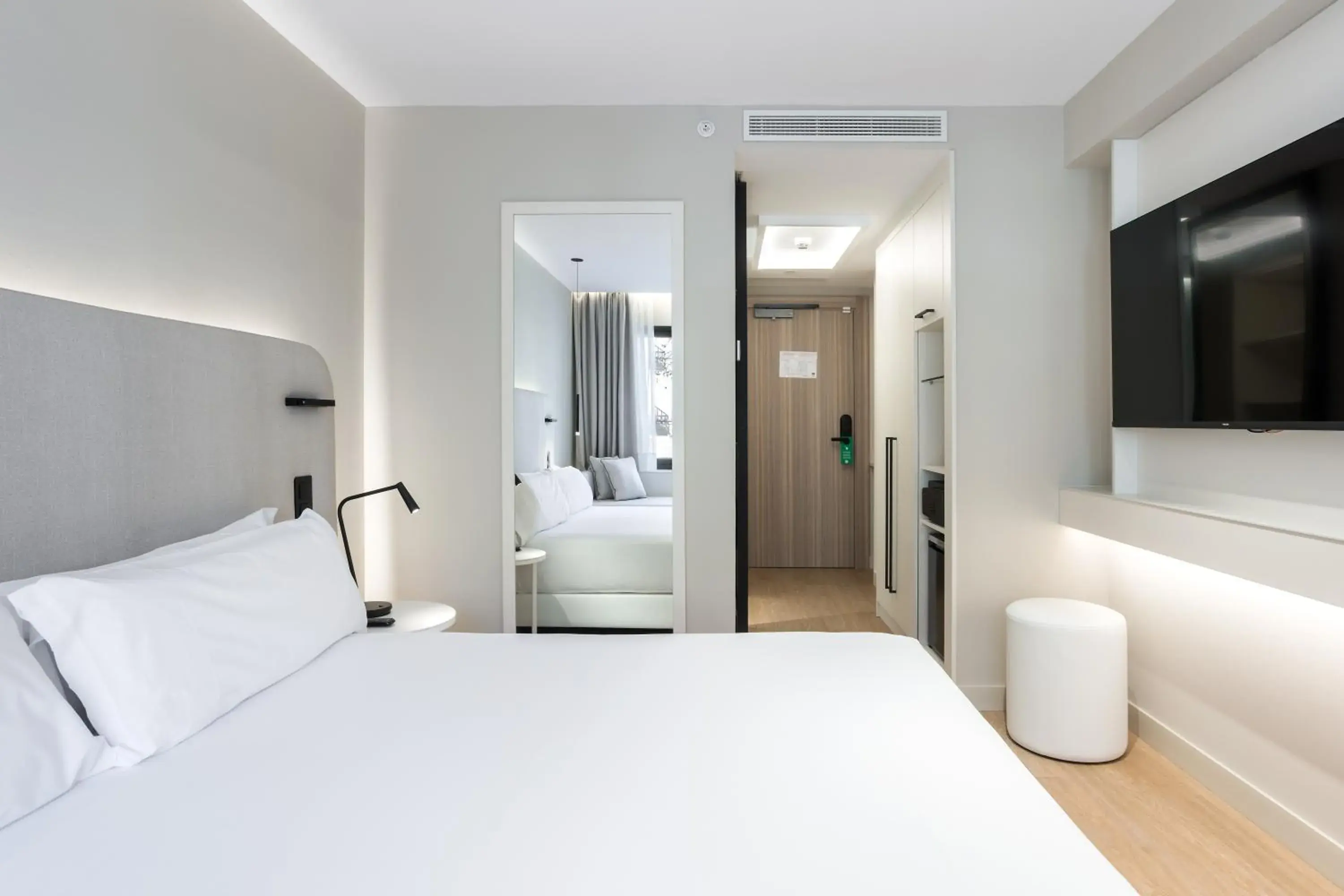 Interconnecting Comfort Double Rooms in Royal Ramblas Interconnecting Comfort Double Rooms in Royal Ramblas