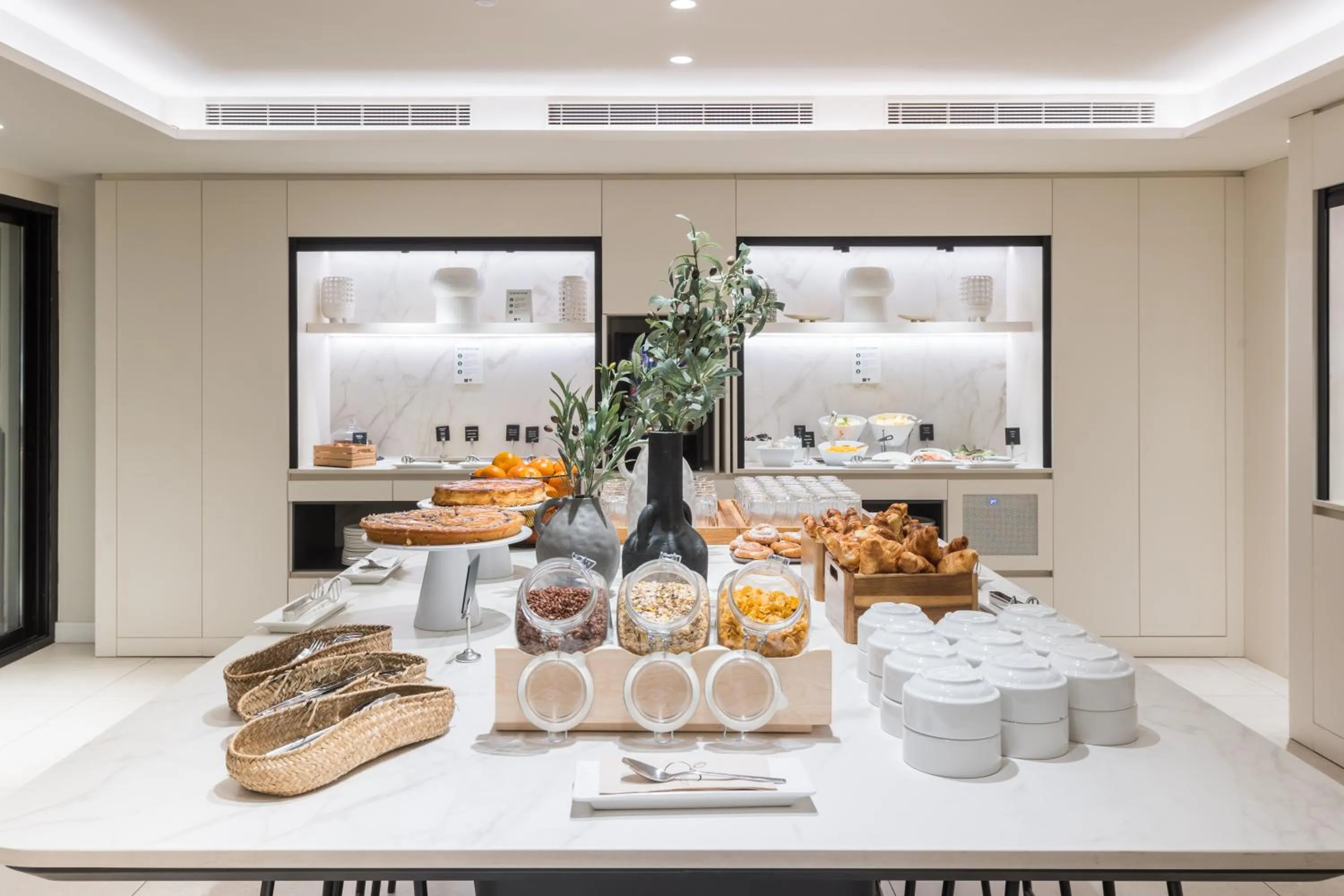 Buffet breakfast in Royal Ramblas