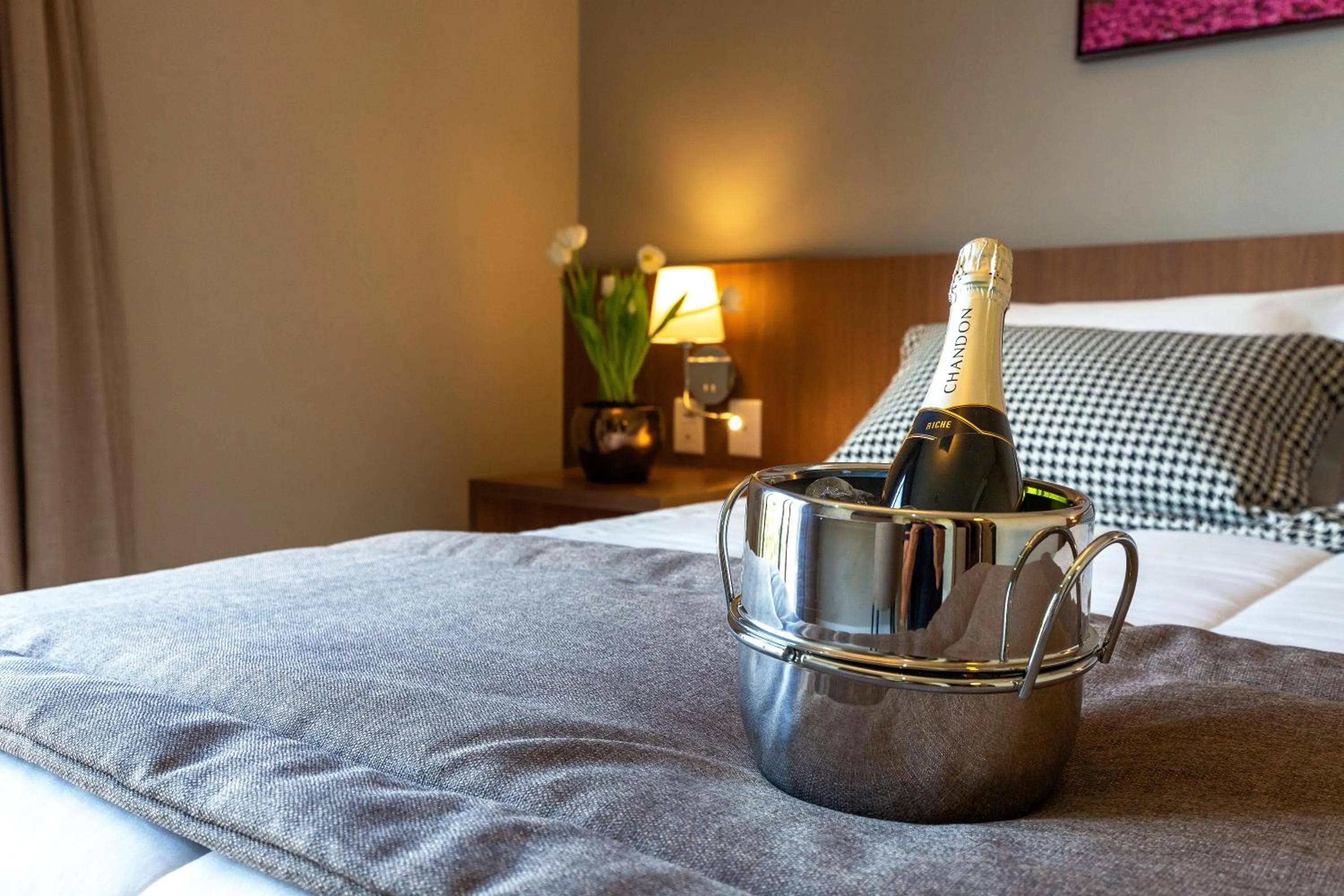 Bedroom, Bed in Royal Tulip Holambra