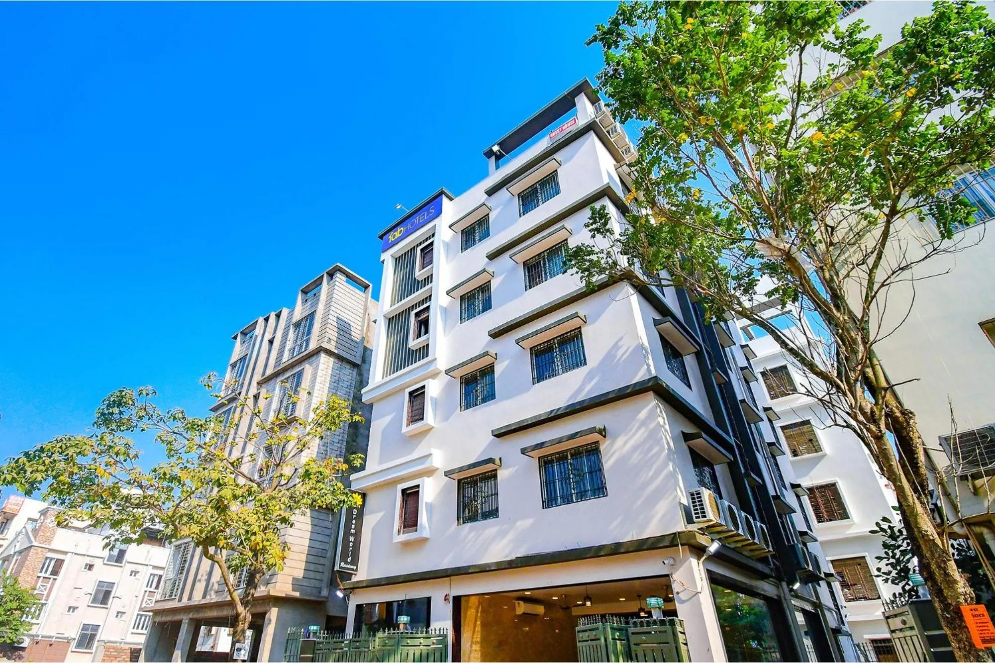 Facade/entrance in FabHotel Dreamworld Residency - Near Bisarjan Ghat