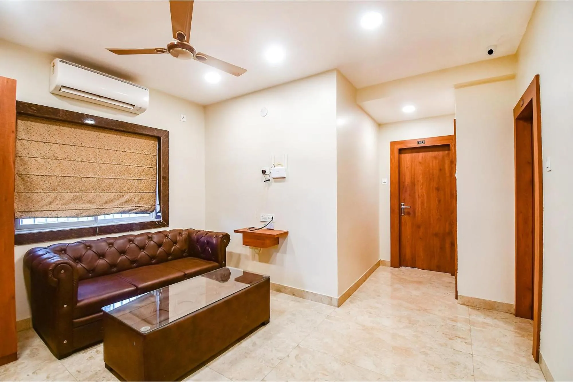 Seating area in FabHotel Dreamworld Residency - Near Bisarjan Ghat