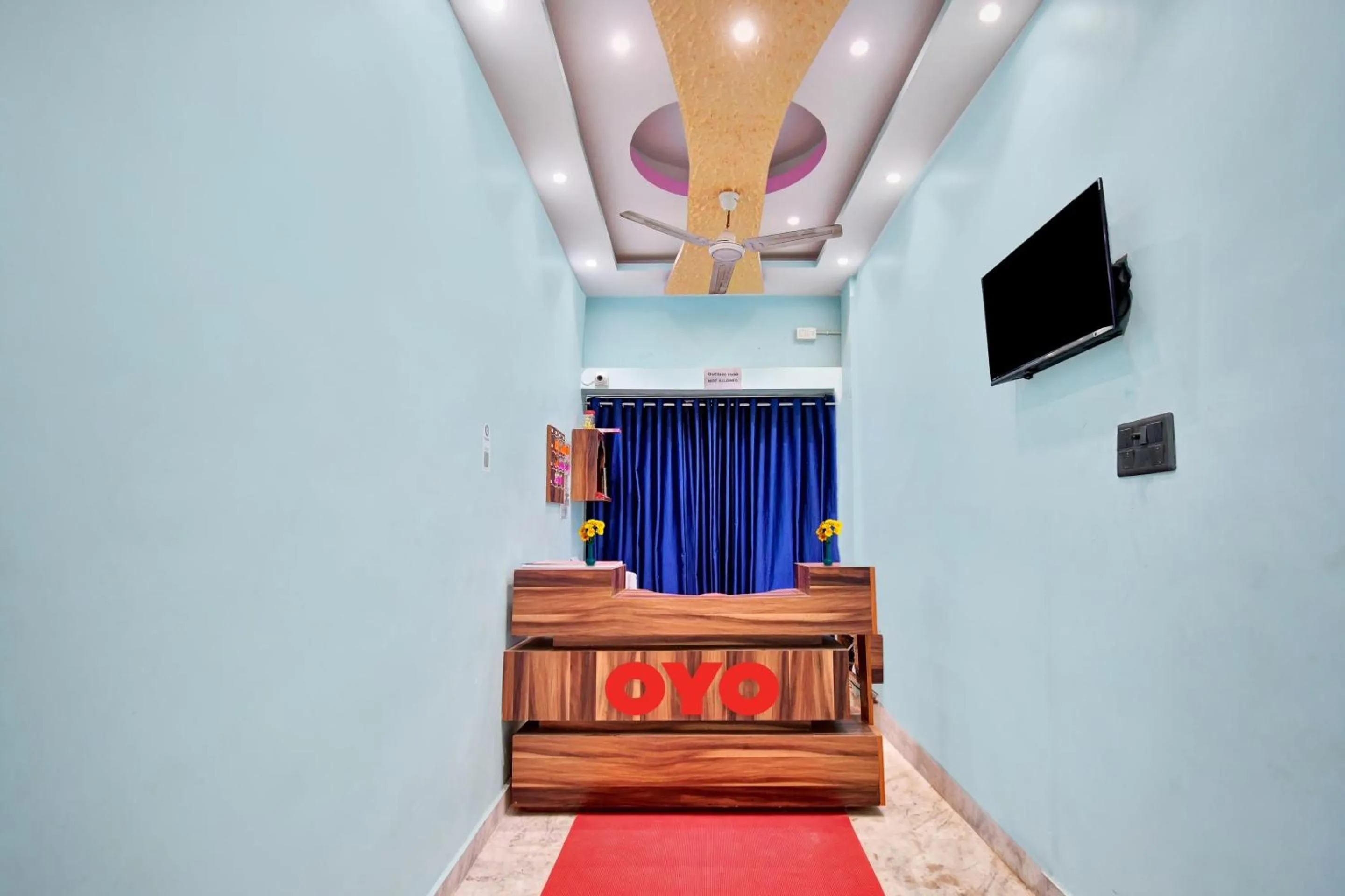 Hotel O Redwood Plaza