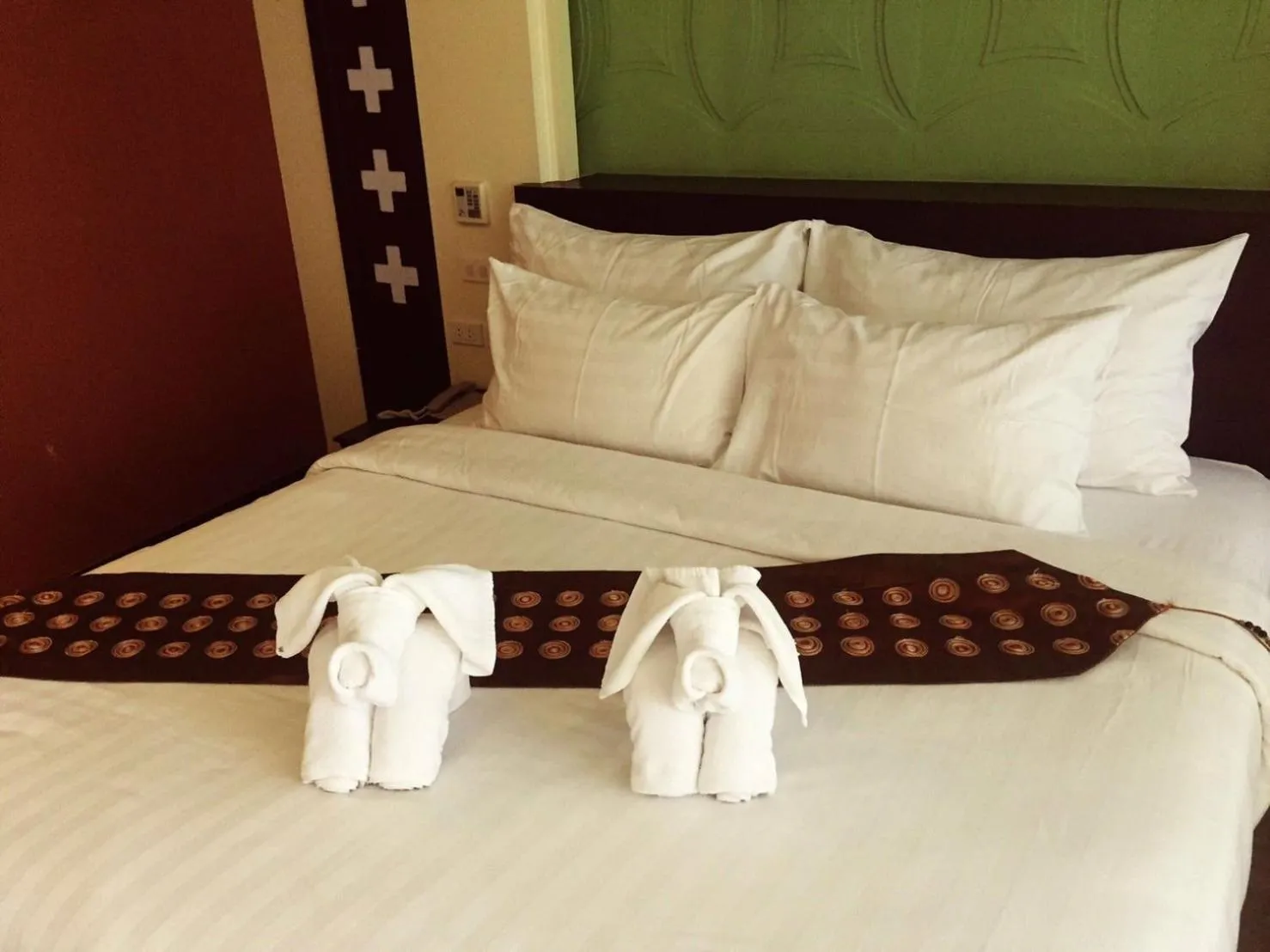 Bed in Madame Green Forever