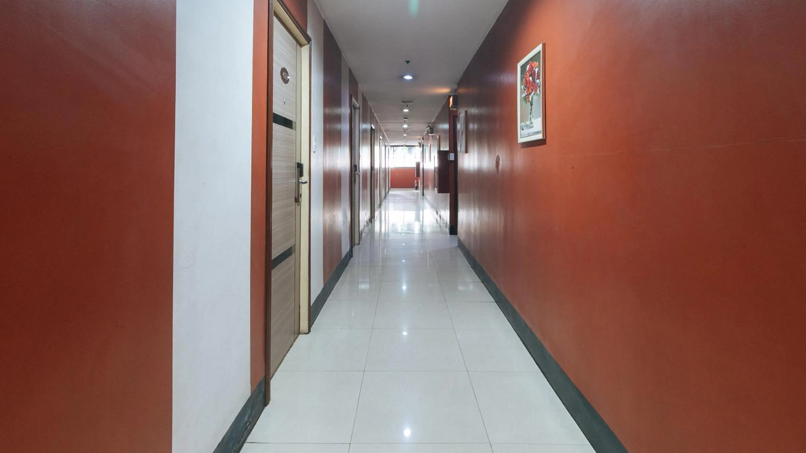 Area and facilities in RedDoorz @ Riches Holiday Hotel Avenida