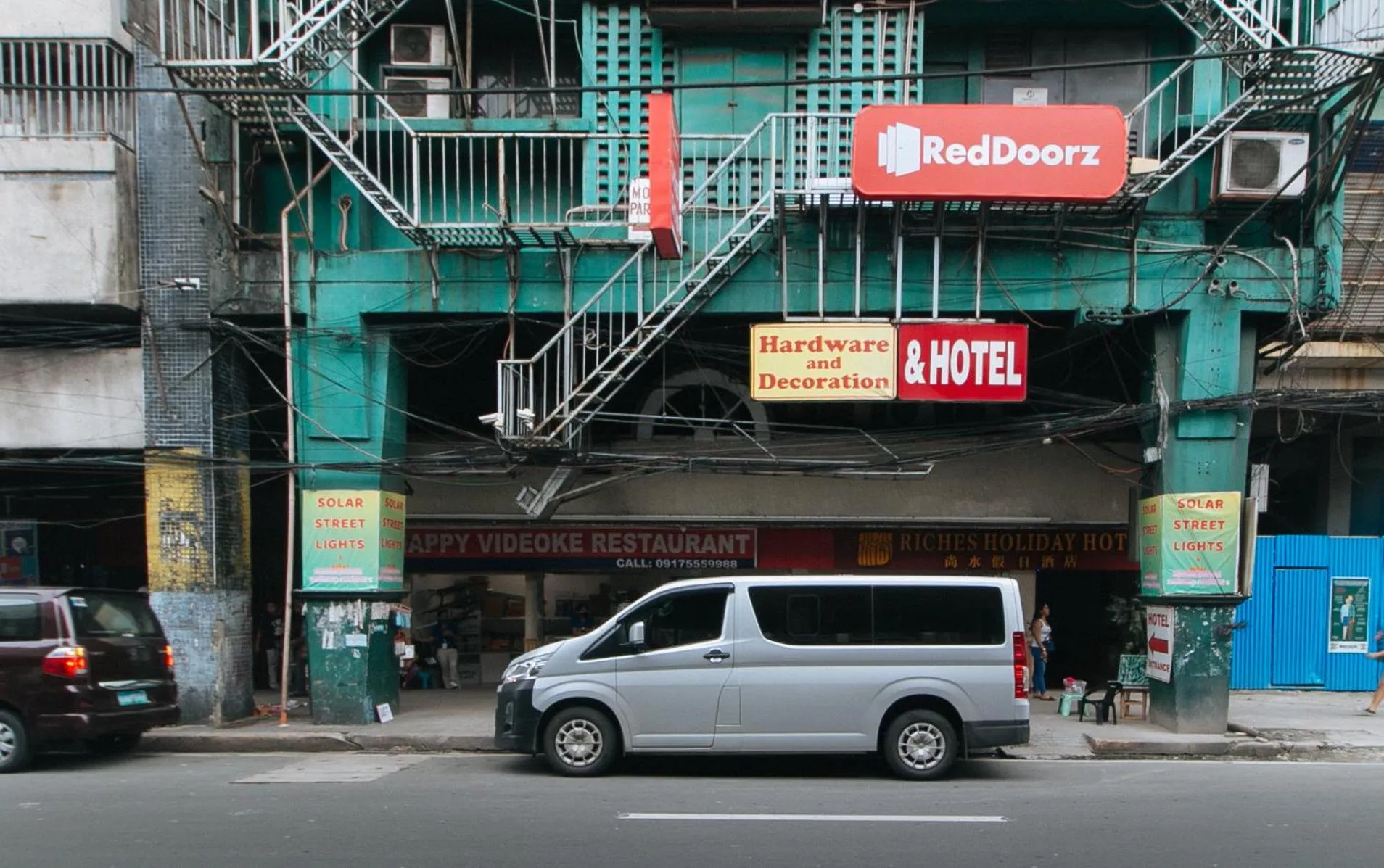 Property building in RedDoorz @ Riches Holiday Hotel Avenida