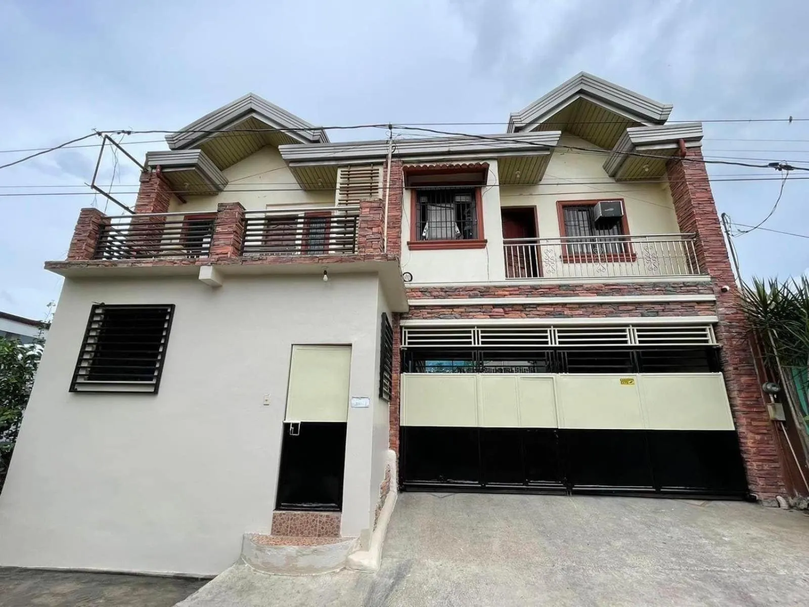 Property building in Weekdays Hotspring Resort by Cocotel