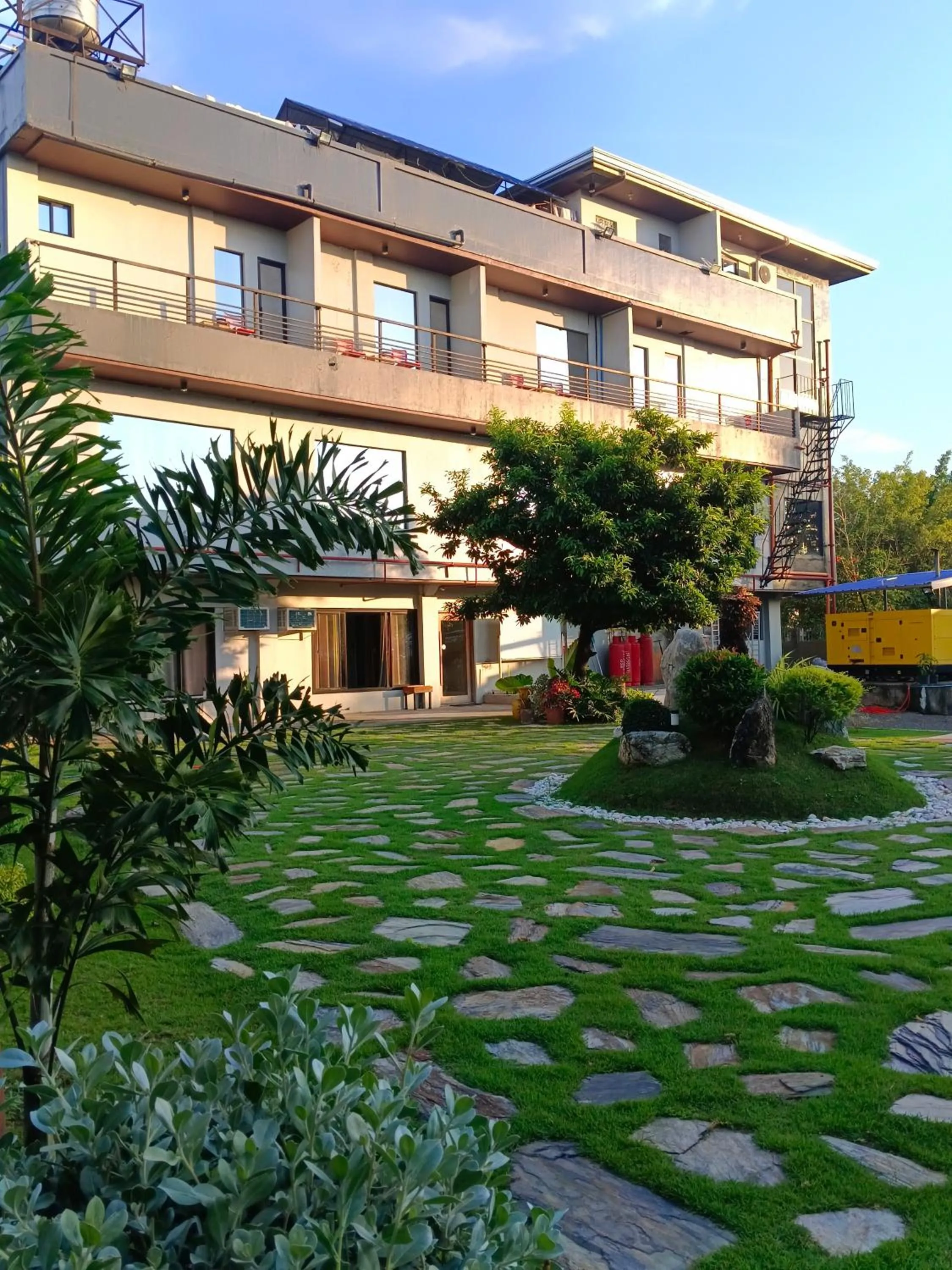 La Gensol Plaza Hotel