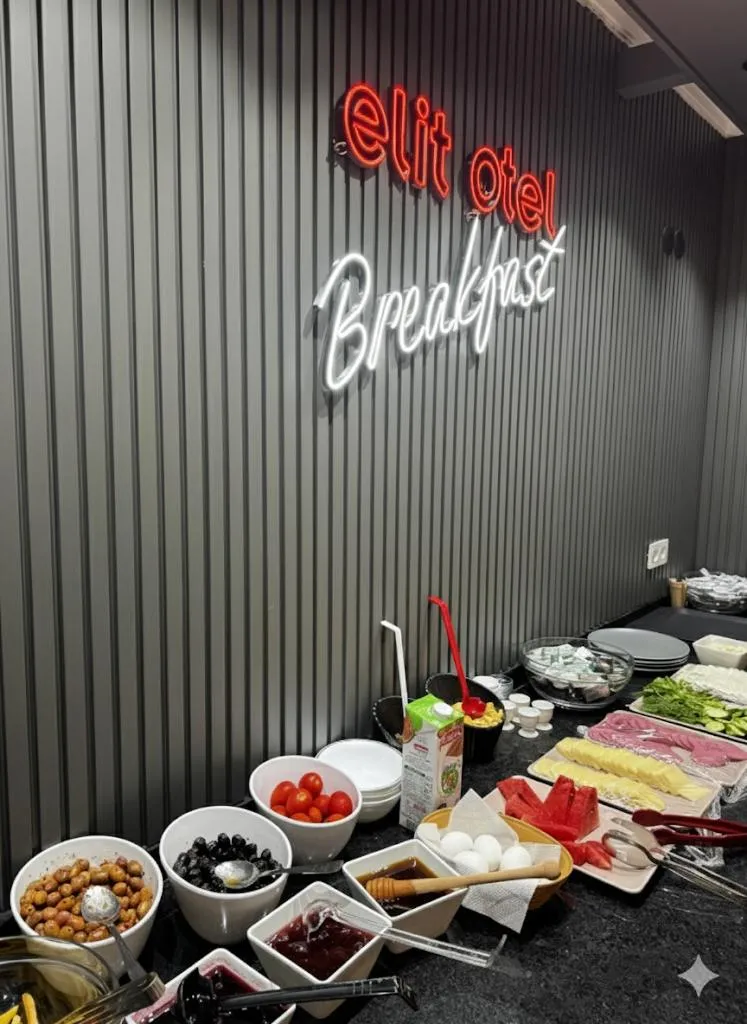 Breakfast in Elit Otel