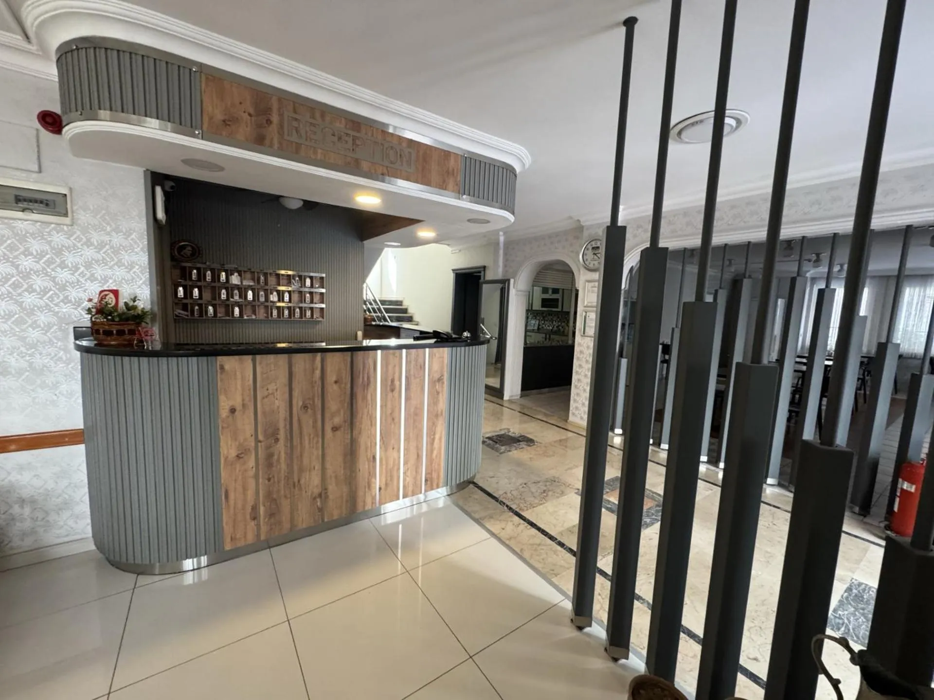 Communal lounge/ TV room in Elit Otel