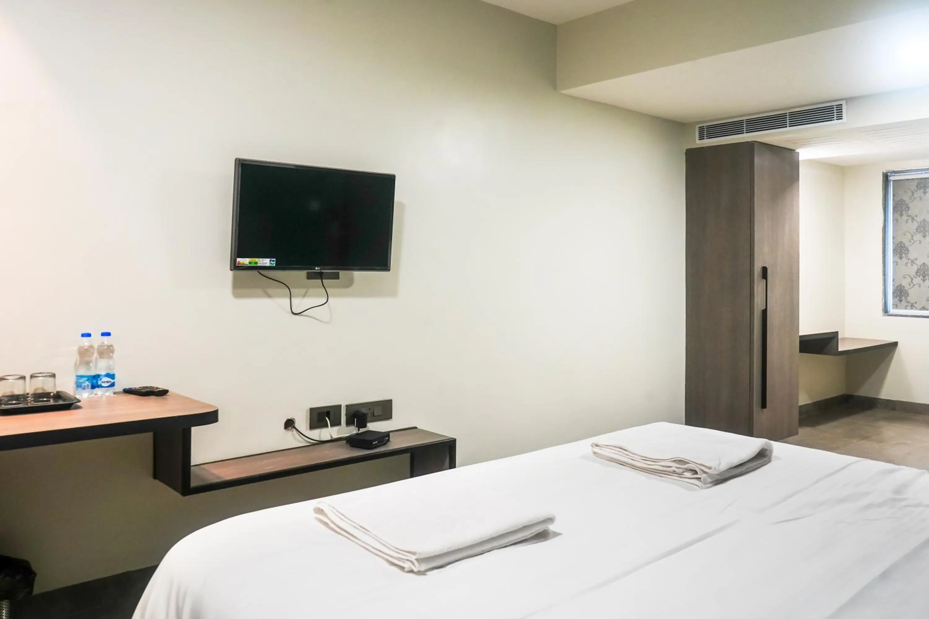 TV and multimedia, Bed in Hotel VR Grand