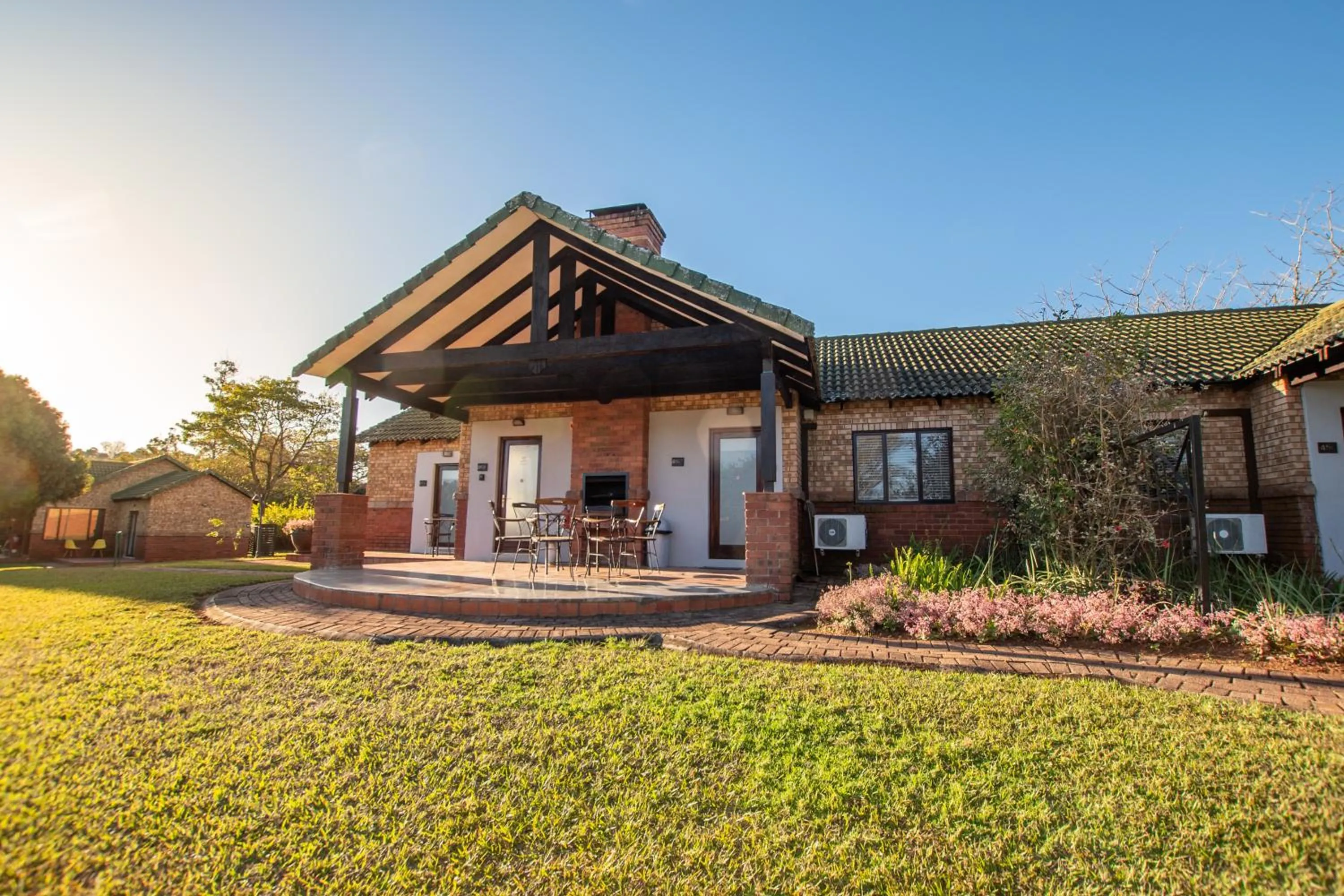 Property building in Penny's Place on Greenway