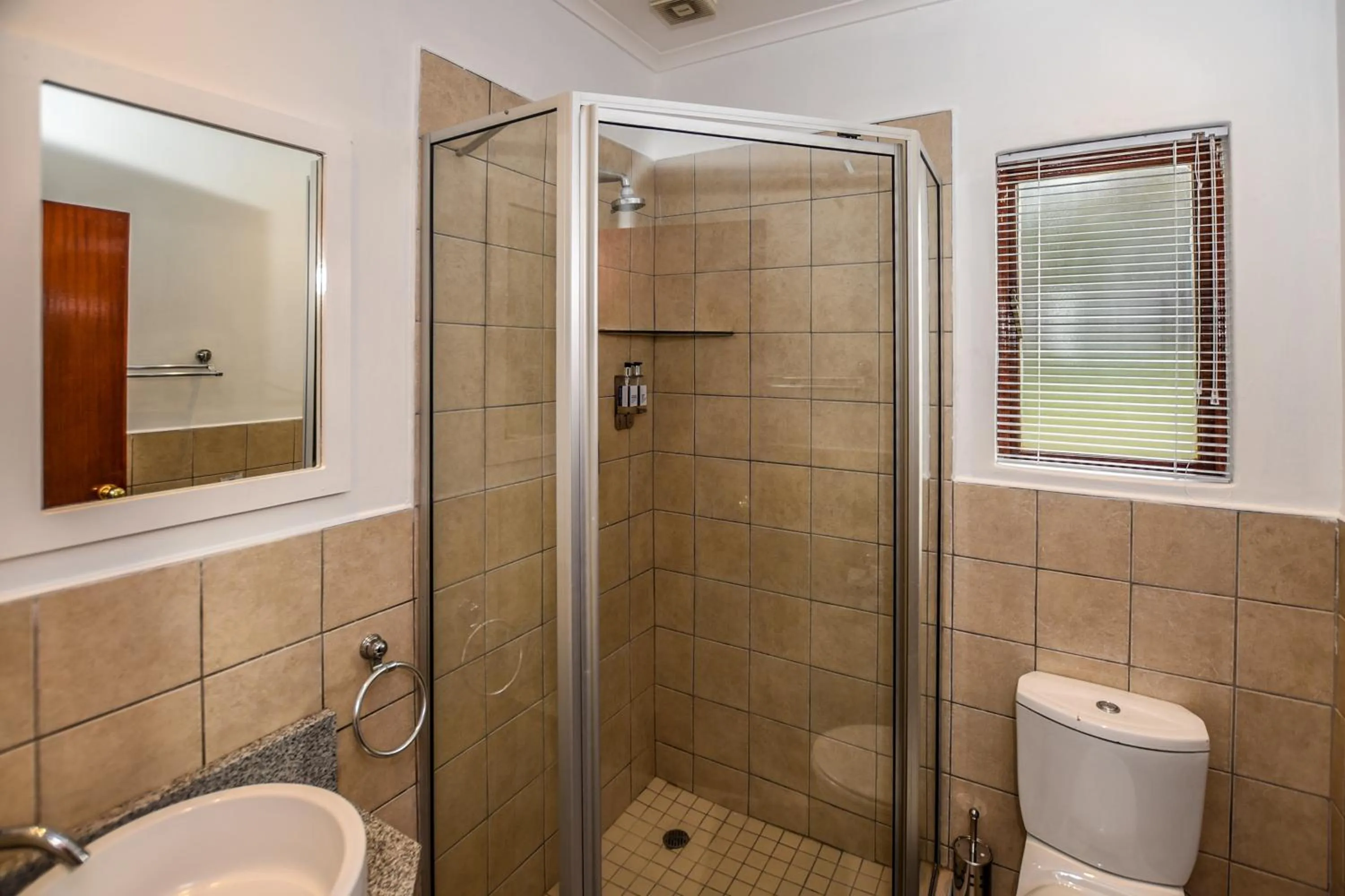 Shower in Penny's Place on Greenway