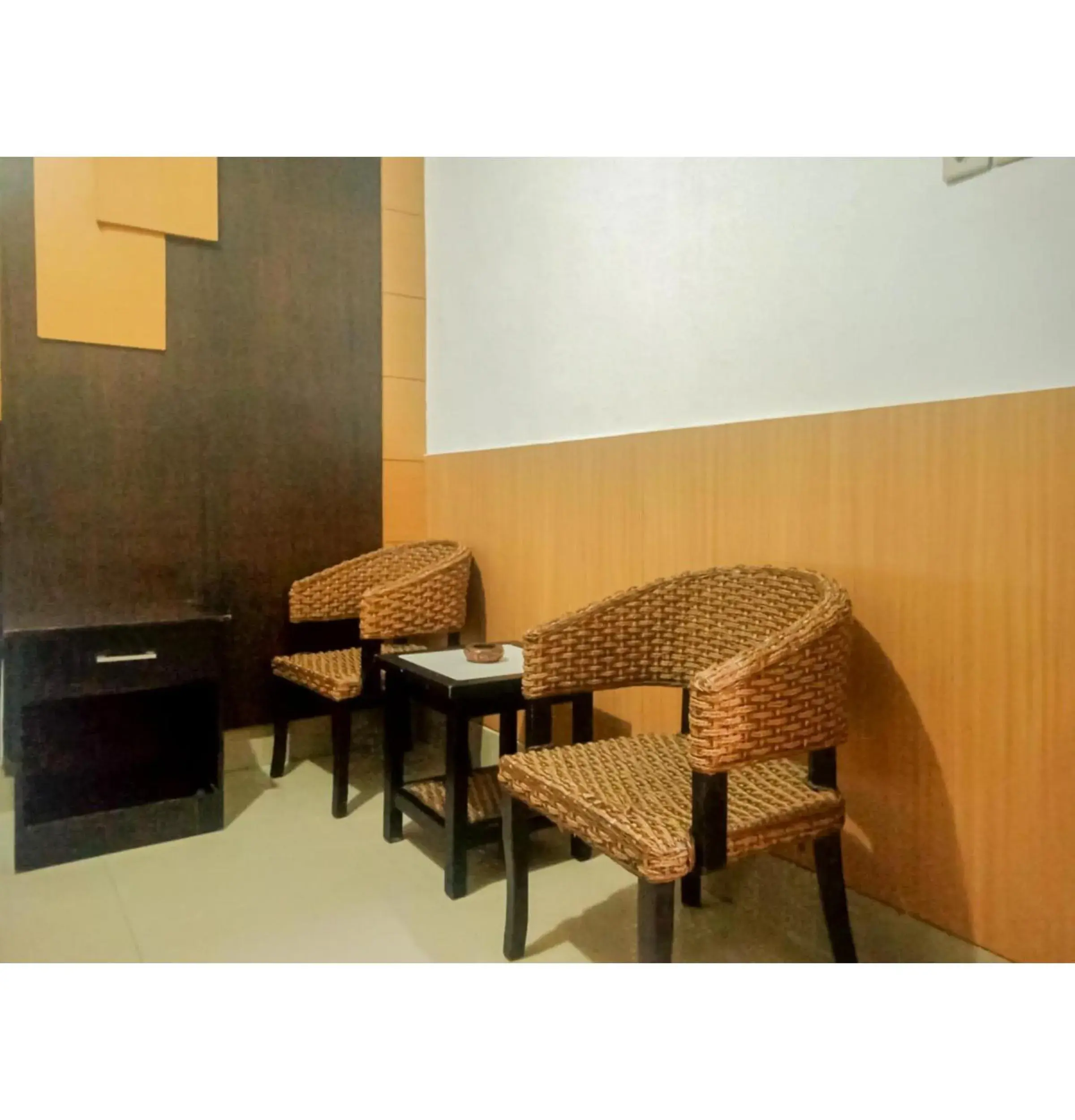 Seating area in Homestay Akik Hijau Near Panakkukang Seating area in Homestay Akik Hijau Near Panakkukang