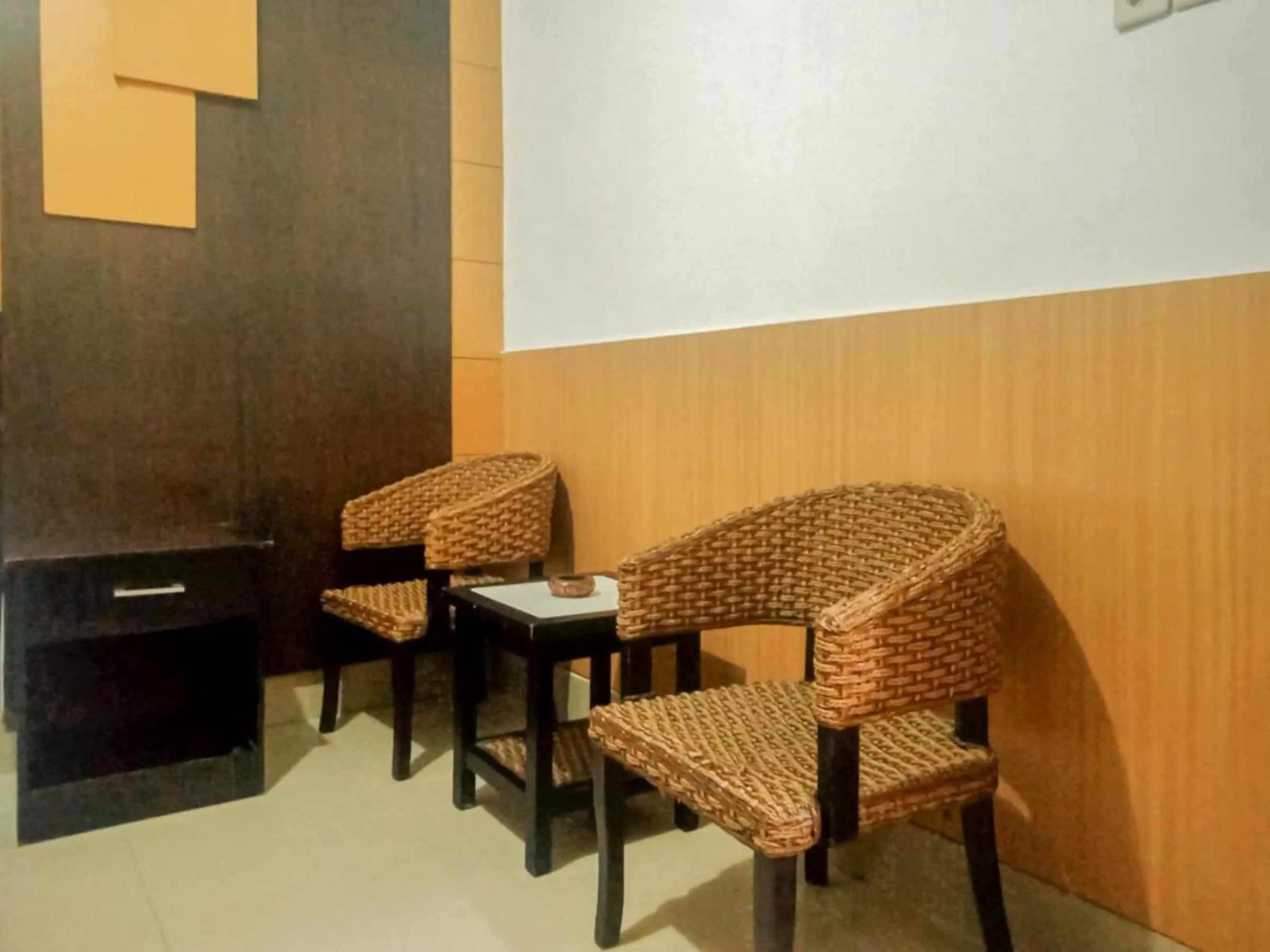 Seating area in Homestay Akik Hijau Near Panakkukang